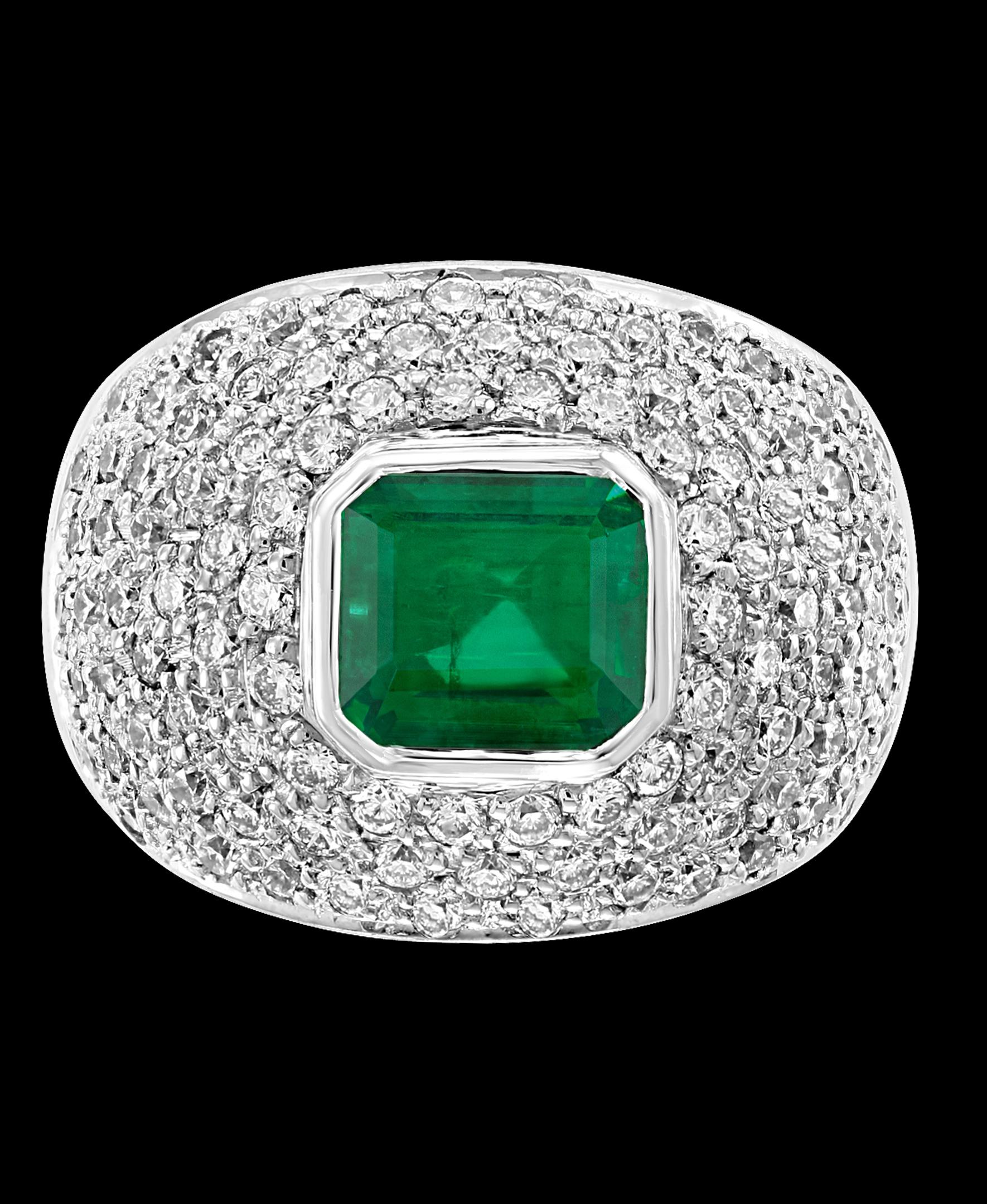 3 Carat Emerald Cut Colombian Emerald and Diamond 18 Karat Gold Ring Estate For Sale 1