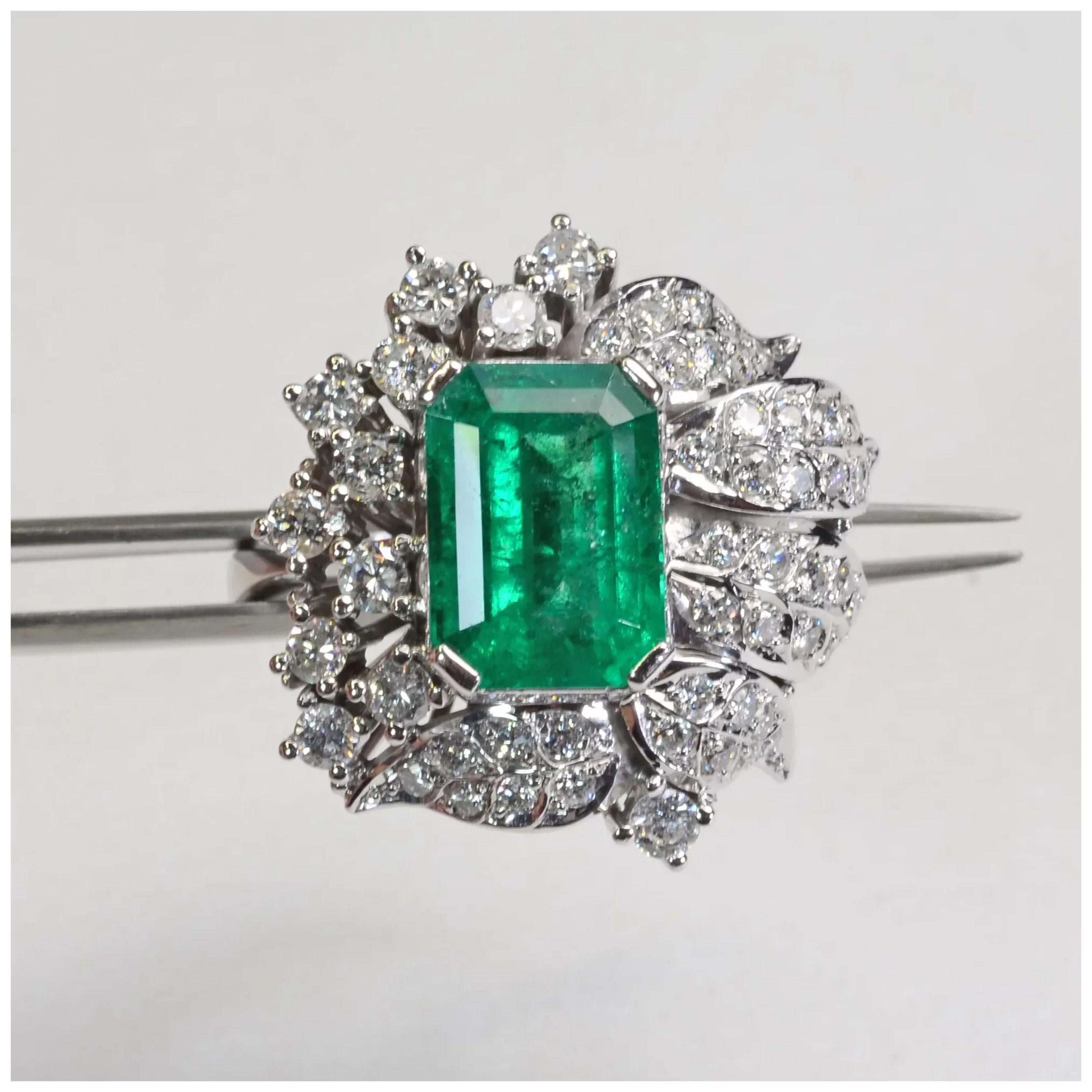 For Sale:  3 Carat Colombian Emerald Diamond Engagement Wedding Ring White Gold Cocktail  4