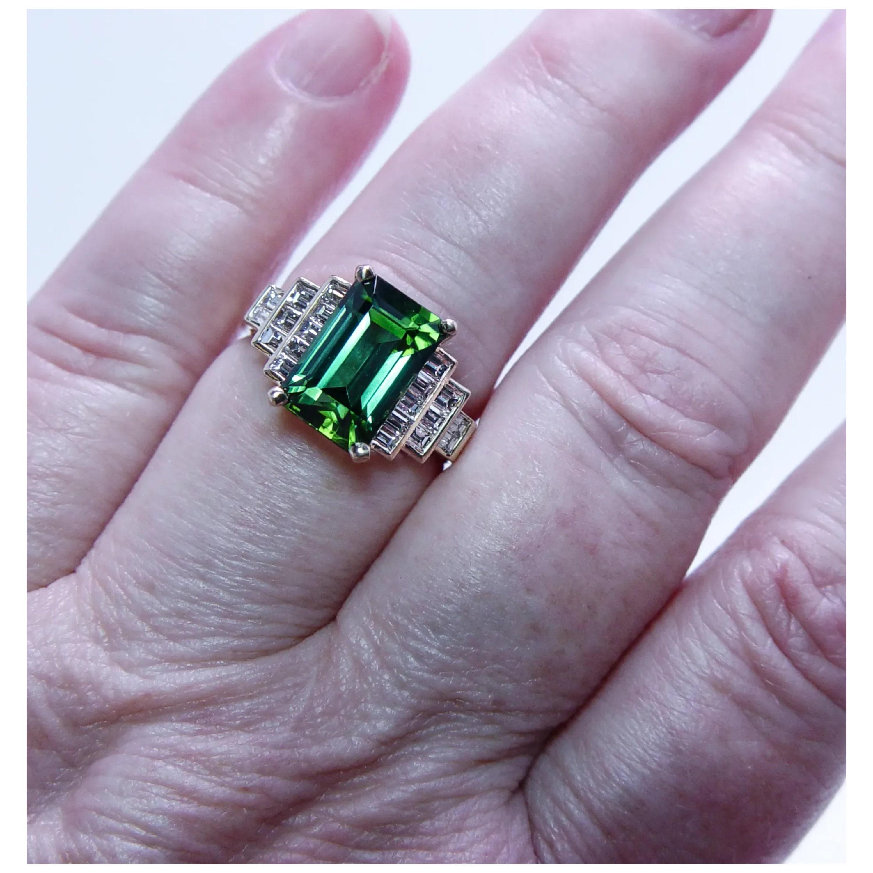 For Sale:  Art Deco 3 CT Natural Emerald Diamond Engagement Ring in 18K Gold, Cocktail Ring 4