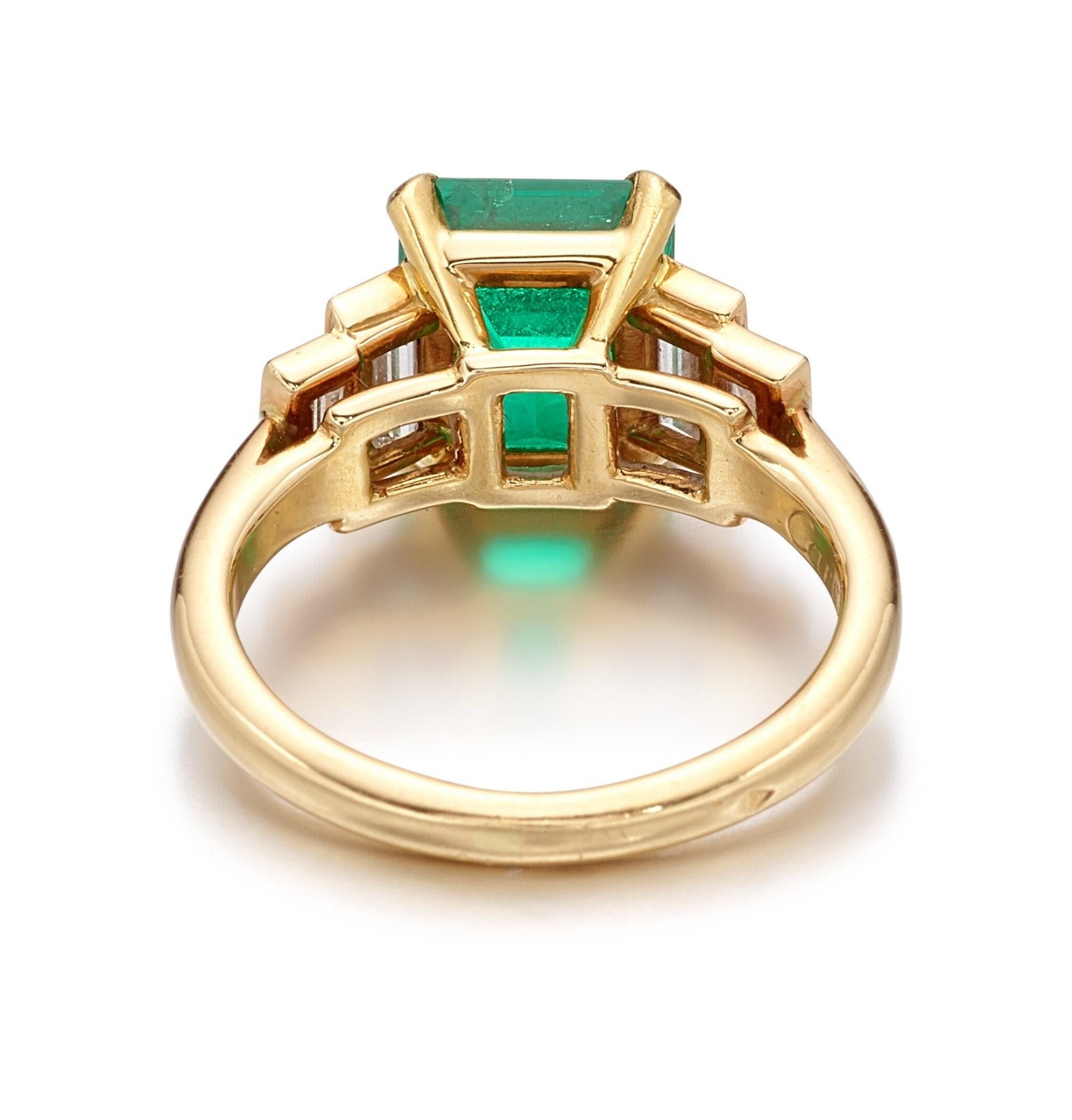 Im Angebot: 3 Karat Smaragd-Goldring, natürlicher Smaragd-Verlobungsring für Frauen () 2
