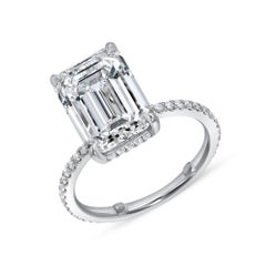 3 Carat Emerald Halo Diamond Ring 18K Gold Effortless Elegance