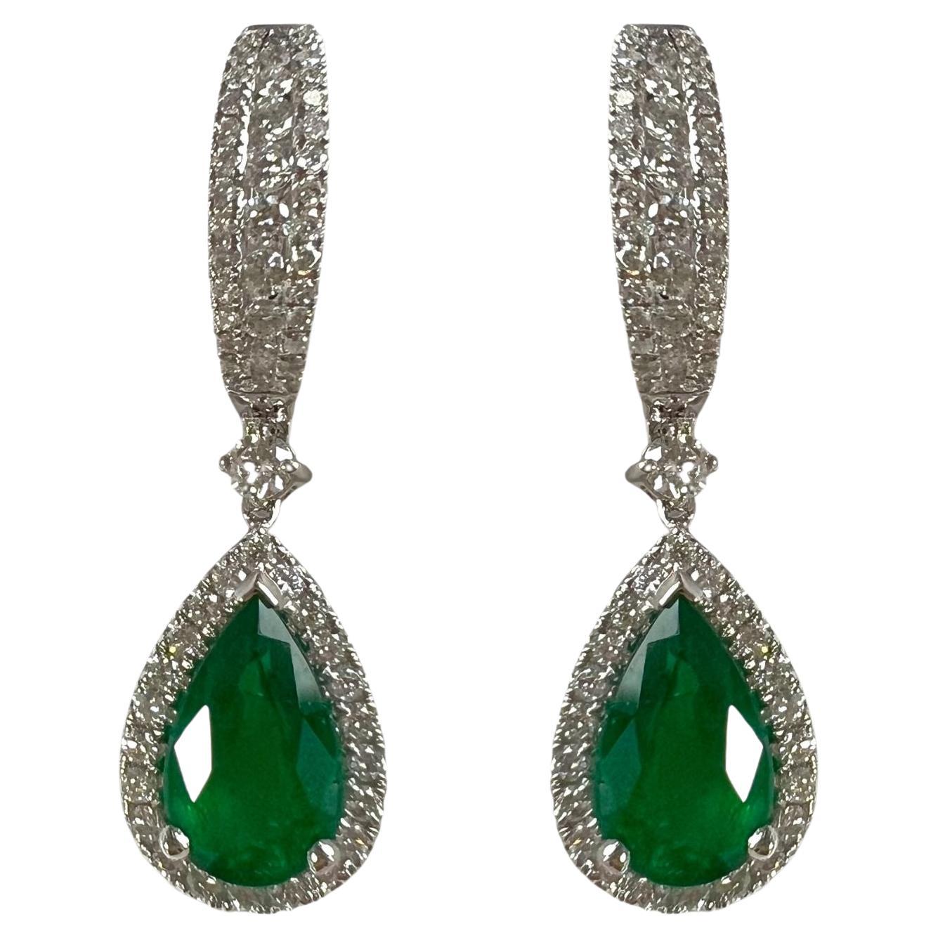3 Carat Emerald Pear Drop Earrings, Dangle Earrings, Emerald Pear, 18k Gold For Sale