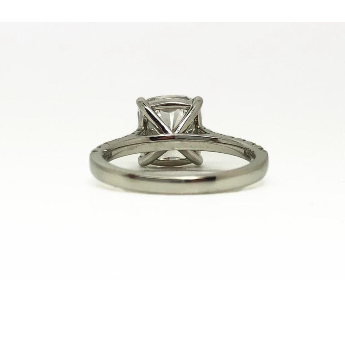 Bague de fiançailles sur mesure en platine avec diamant coussin de 3 carats certifié GIA de couleur G en vente 8