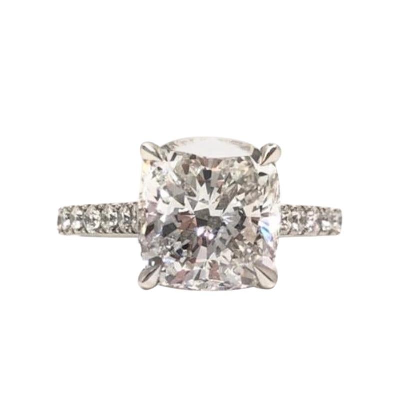 Bague de fiançailles sur mesure en platine avec diamant coussin de 3 carats certifié GIA de couleur G en vente 3