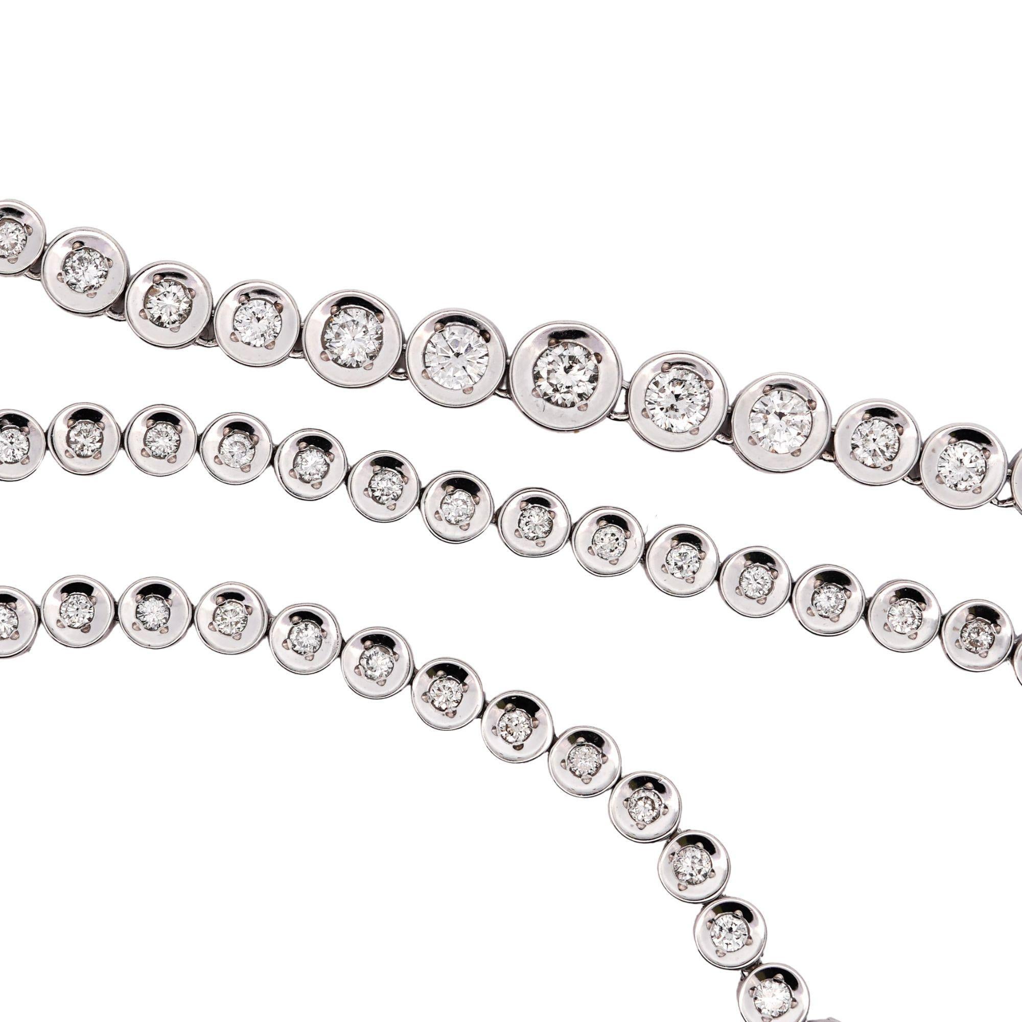 Taille brillant 3 Carat Graduated Thick Bezel Diamond Platinum Tennis Necklace en vente