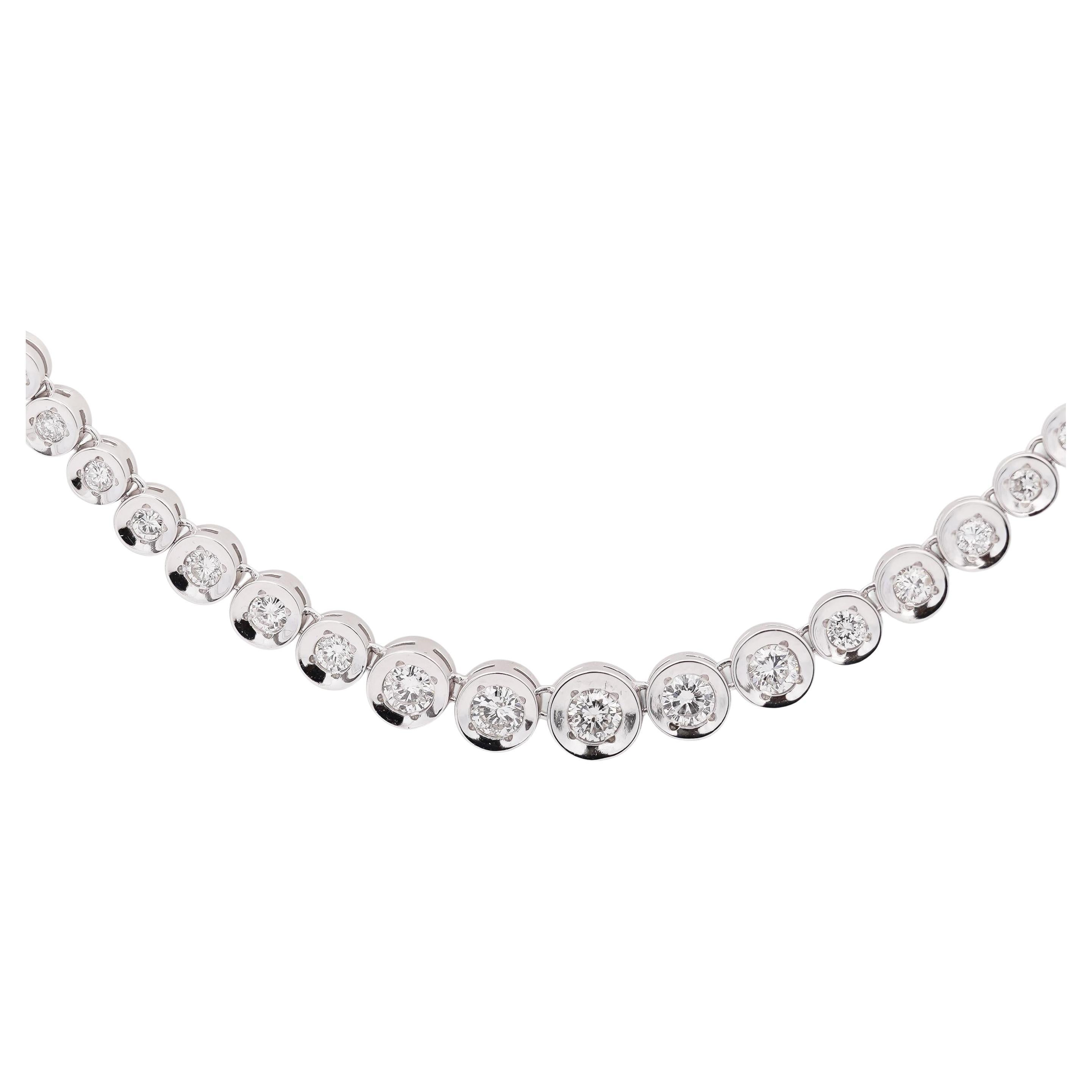 3 Carat Graduated Thick Bezel Diamond Platinum Tennis Necklace en vente