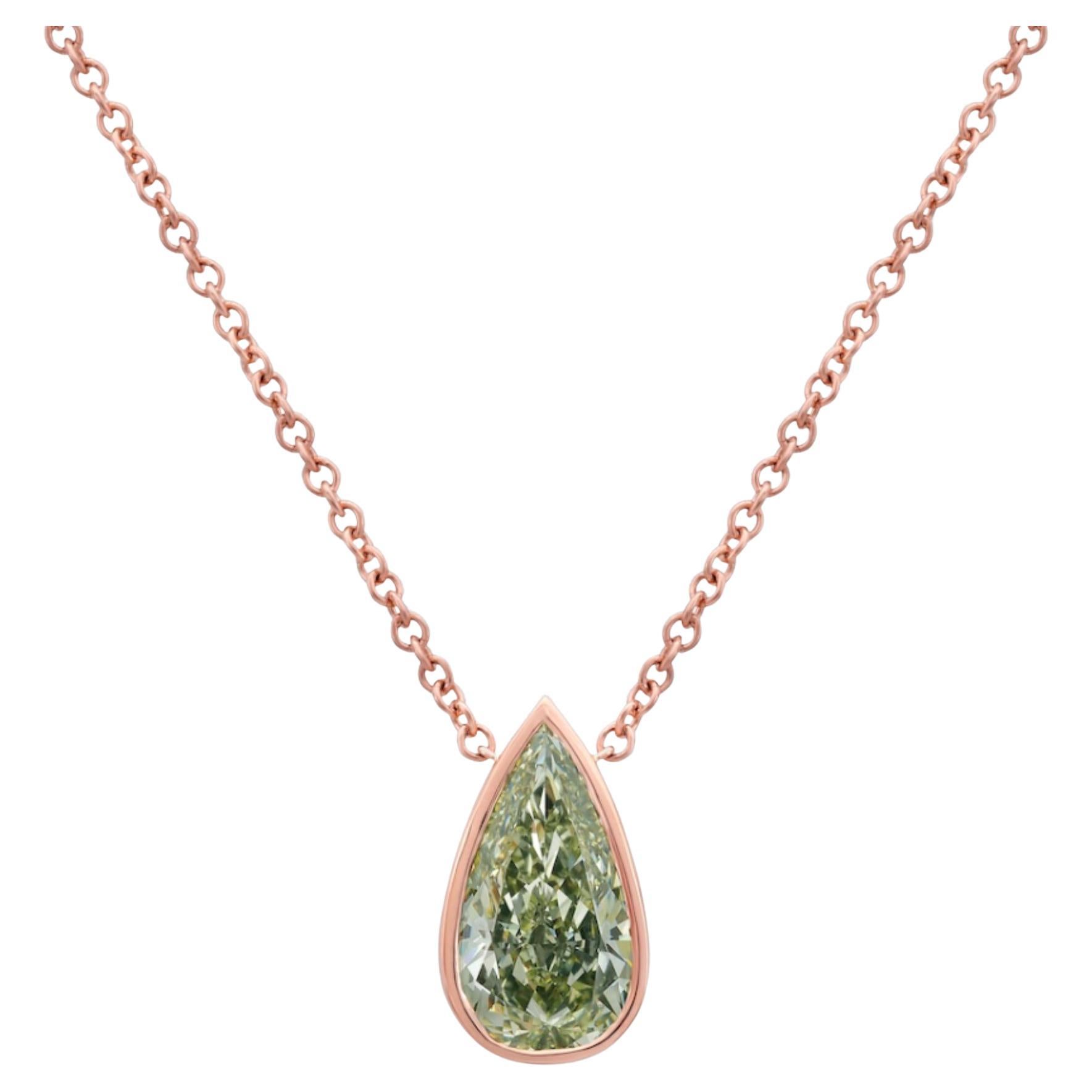 Collana con ciondolo a pera verde e castone rosa da 3 carati in vendita