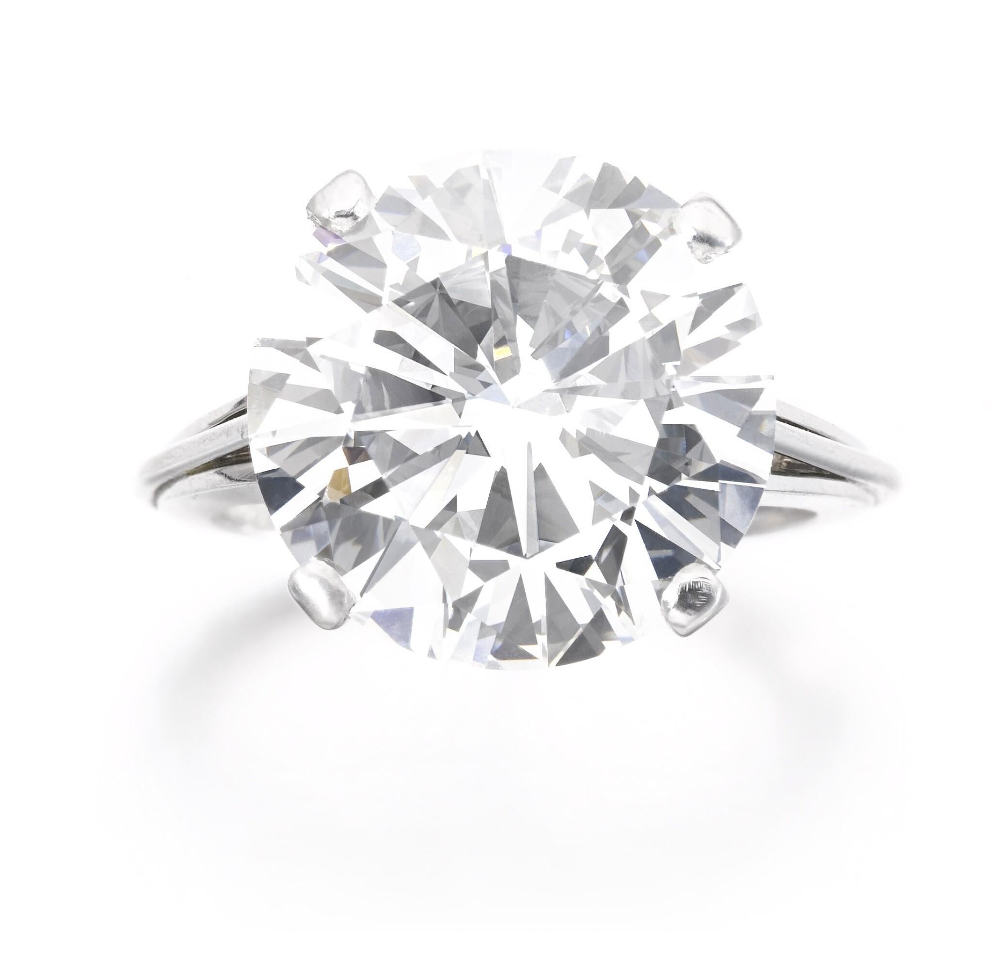 Anello con diamante tondo Brilliante da 3 carati H VS  Una dichiarazione senza tempo GIA in vendita 1