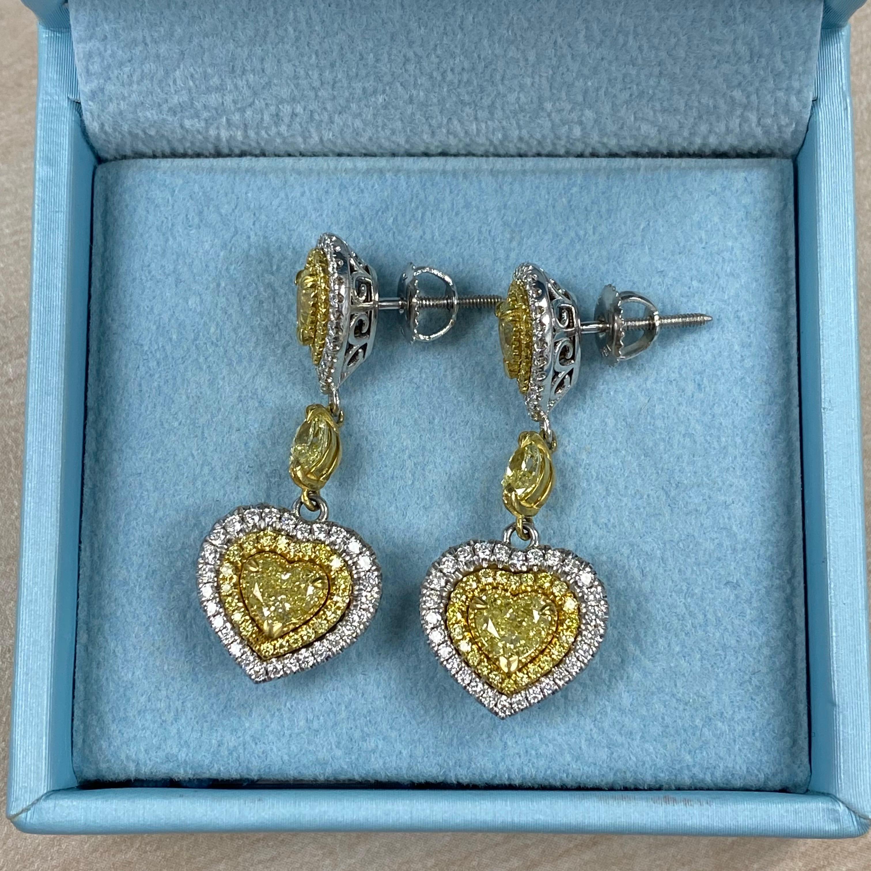 Orecchini a goccia con diamante a cuore da 3 carati, orecchini pendenti in oro bianco 18 carati In condizioni Nuovo in vendita a New York, NY