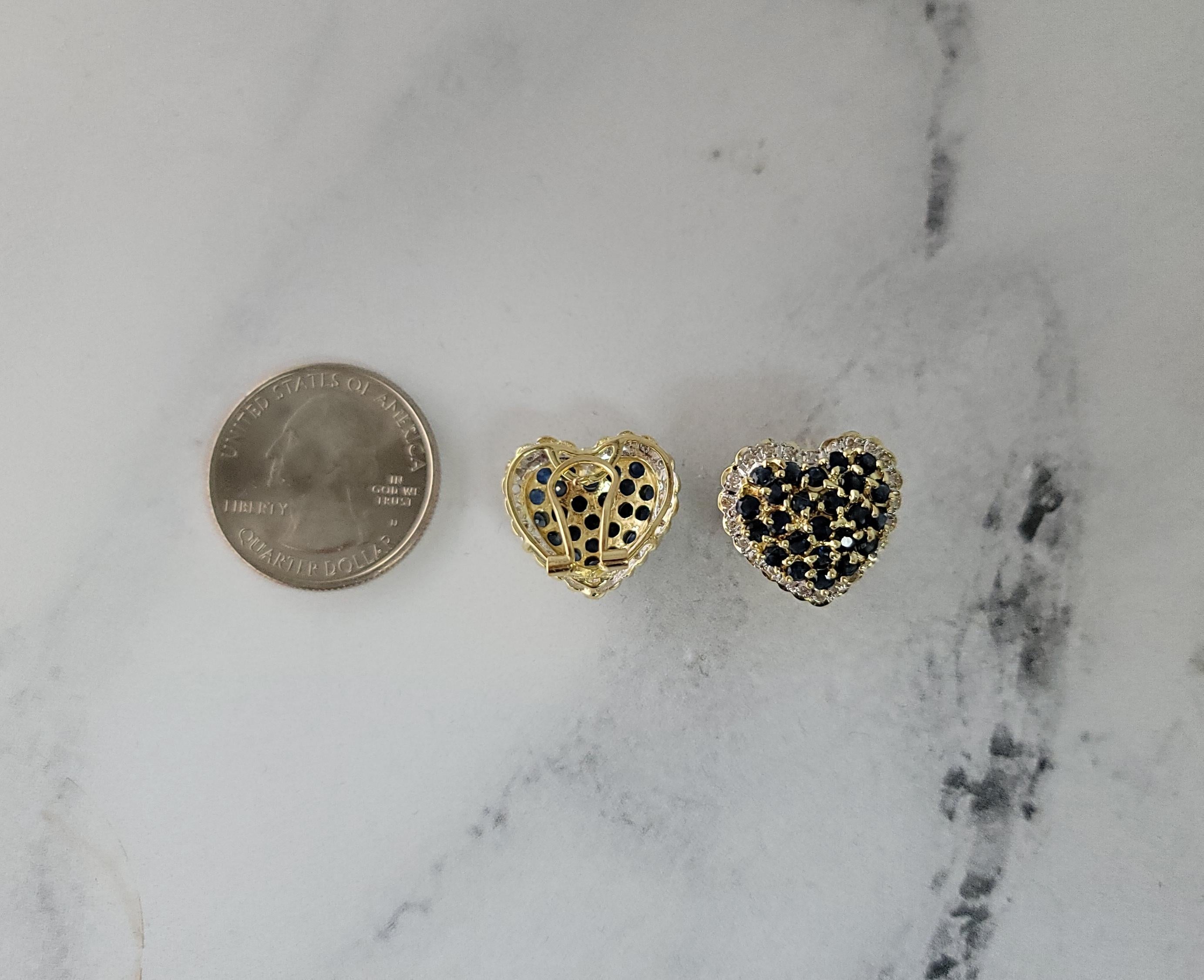 Taglio rotondo Orecchini con zaffiro e diamante a forma di cuore da 3 carati in vendita