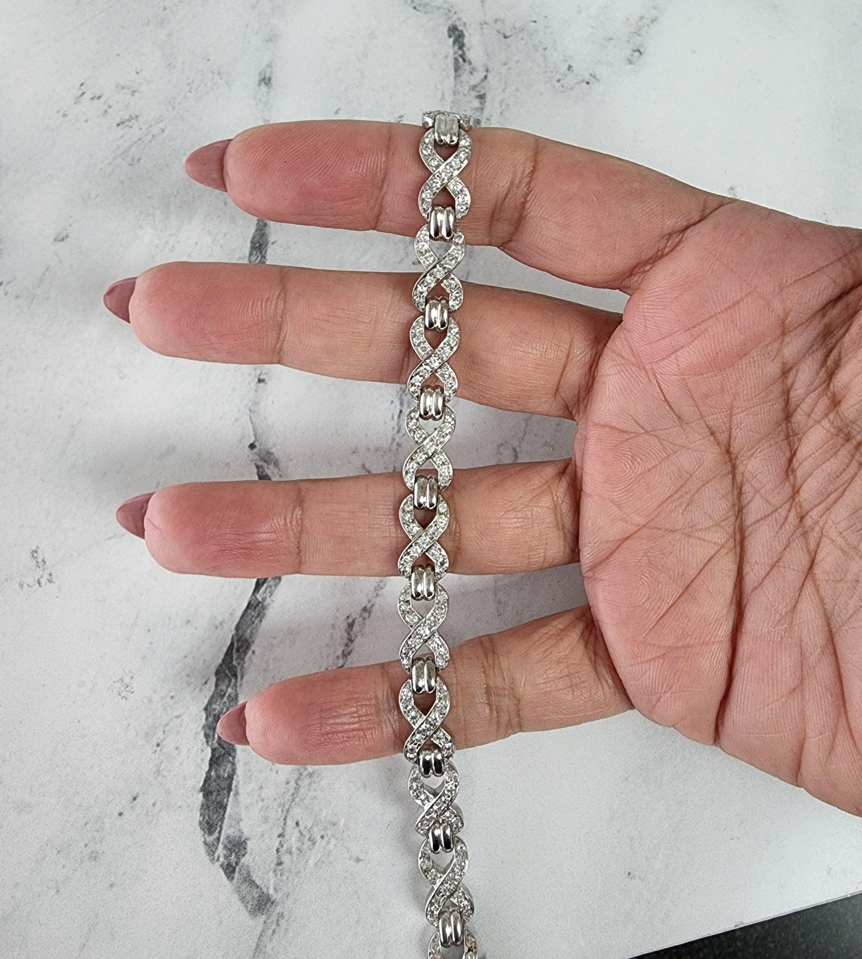 Pulsera de tenis con eslabones de diamantes infinitos de 3 quilates Corte redondo en venta
