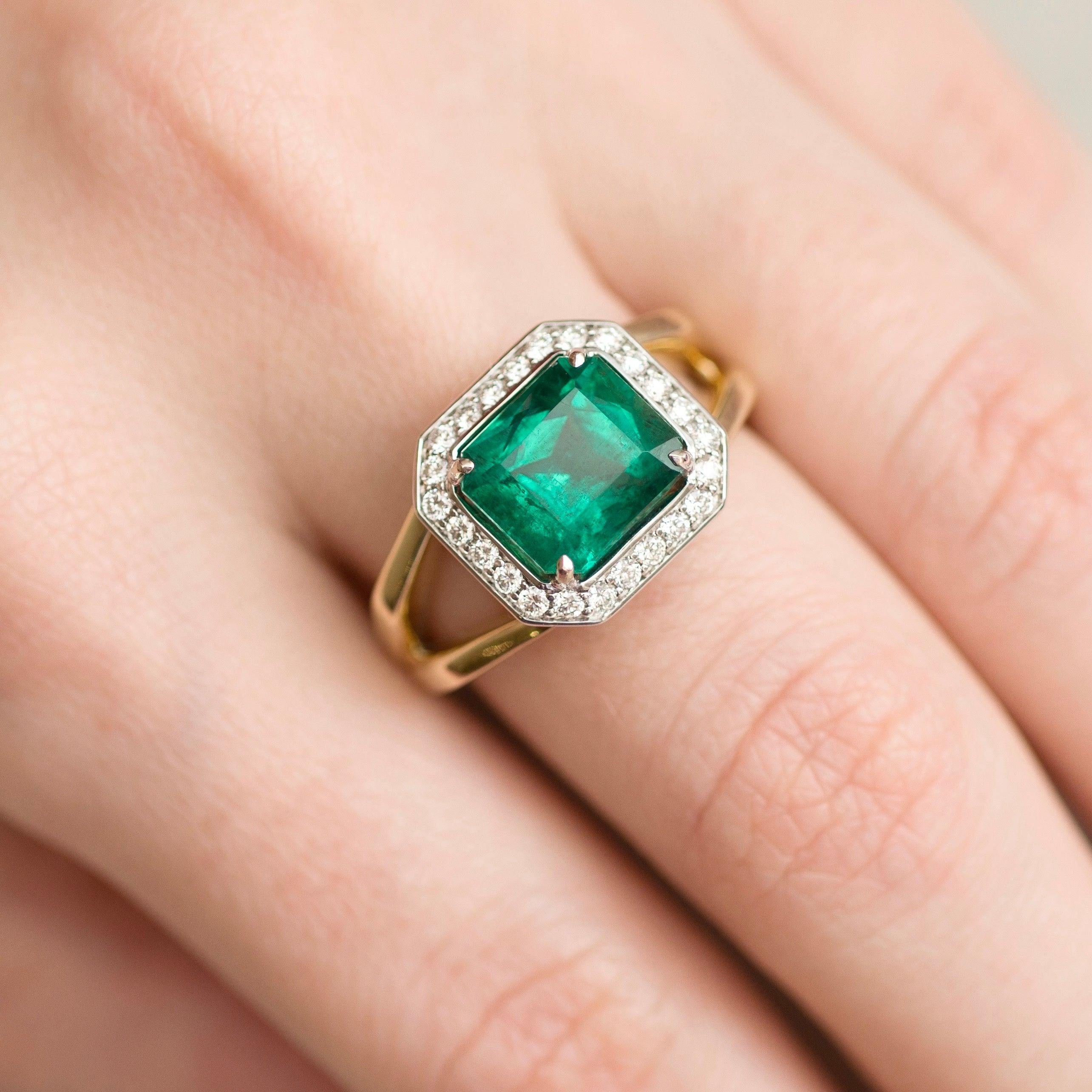 For Sale:  3 Carat Intense Green Natural Emerald Diamonds 18 Karat Yellow White Gold Ring 3