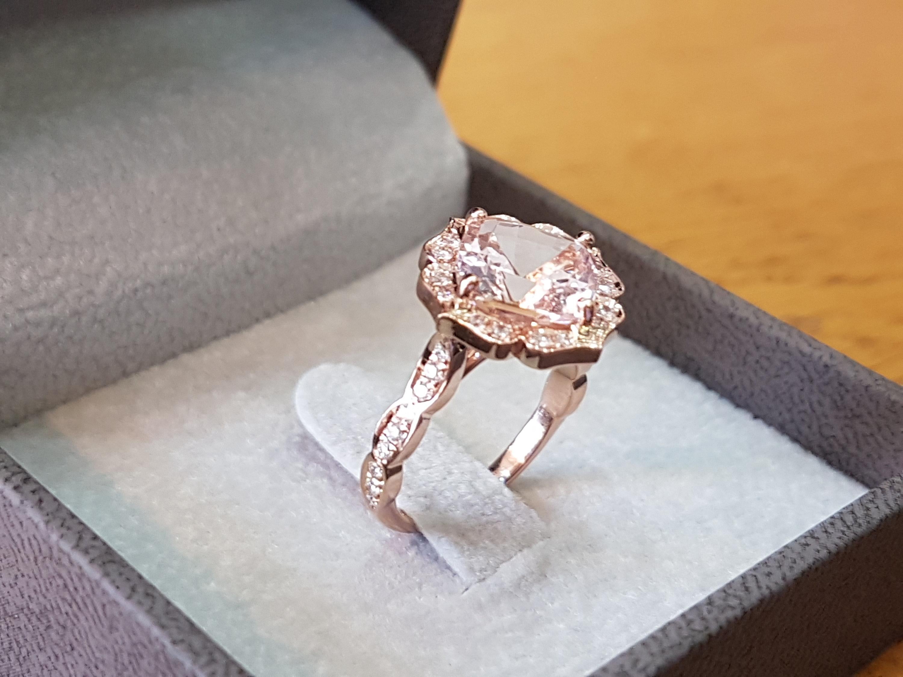 3 Karat Morganit Verlobungsring Rose Gold Cushion Morganit Ring (Art déco)