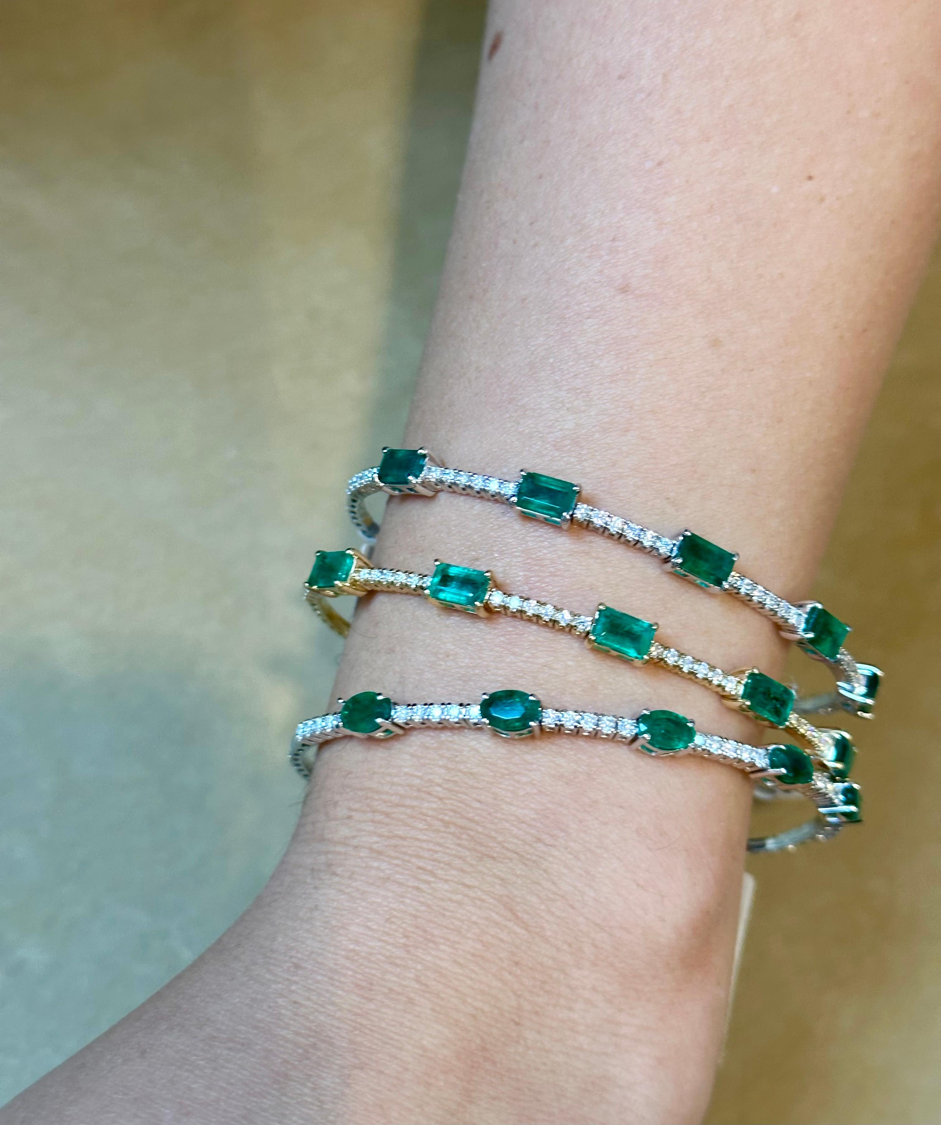 3 Carat Natural Brazilian Emerald & Diamond Bangle Bracelet 14 Karat White Gold For Sale 7