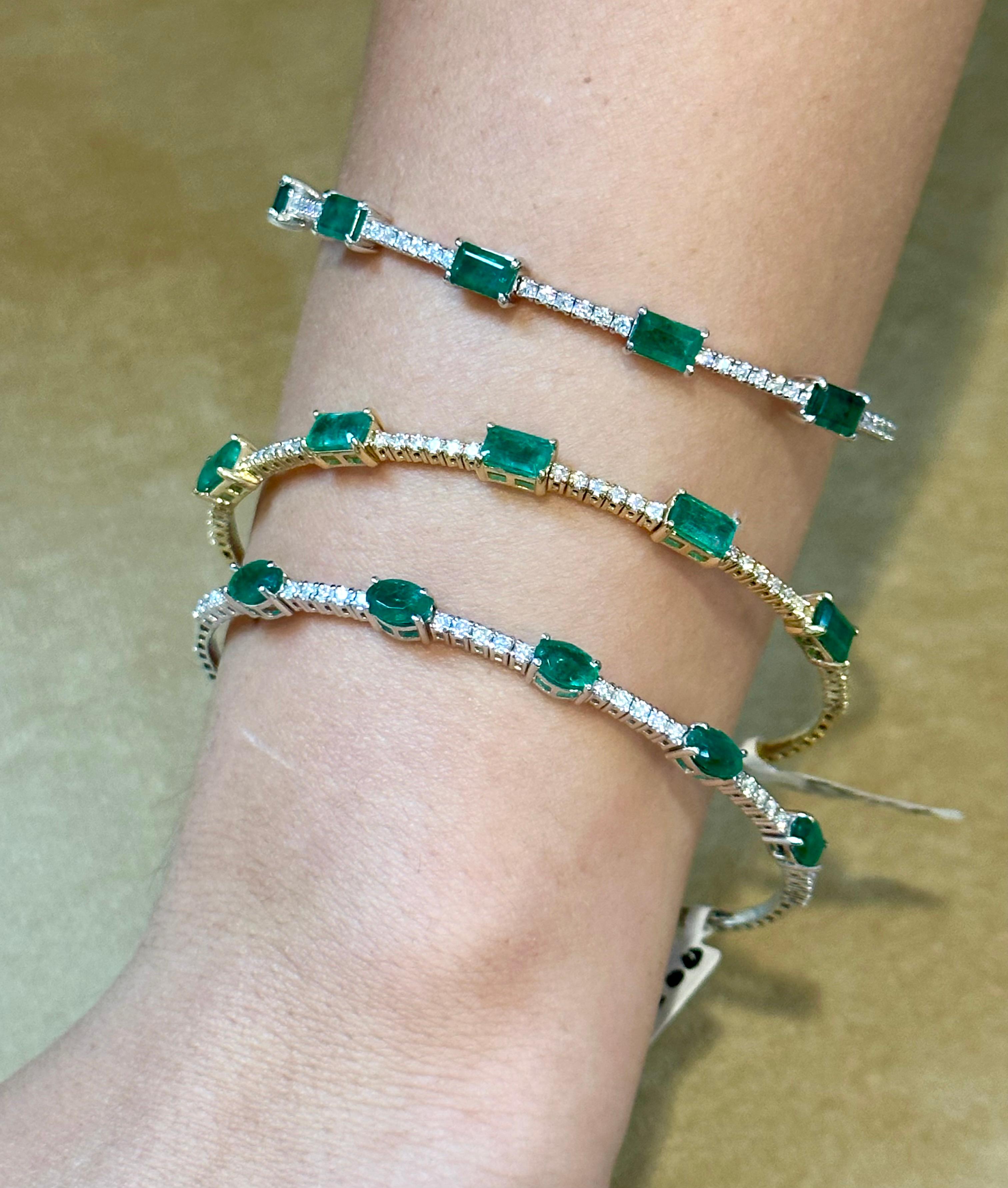 3 Carat Natural Brazilian Emerald & Diamond Bangle Bracelet 14 Karat White Gold For Sale 9