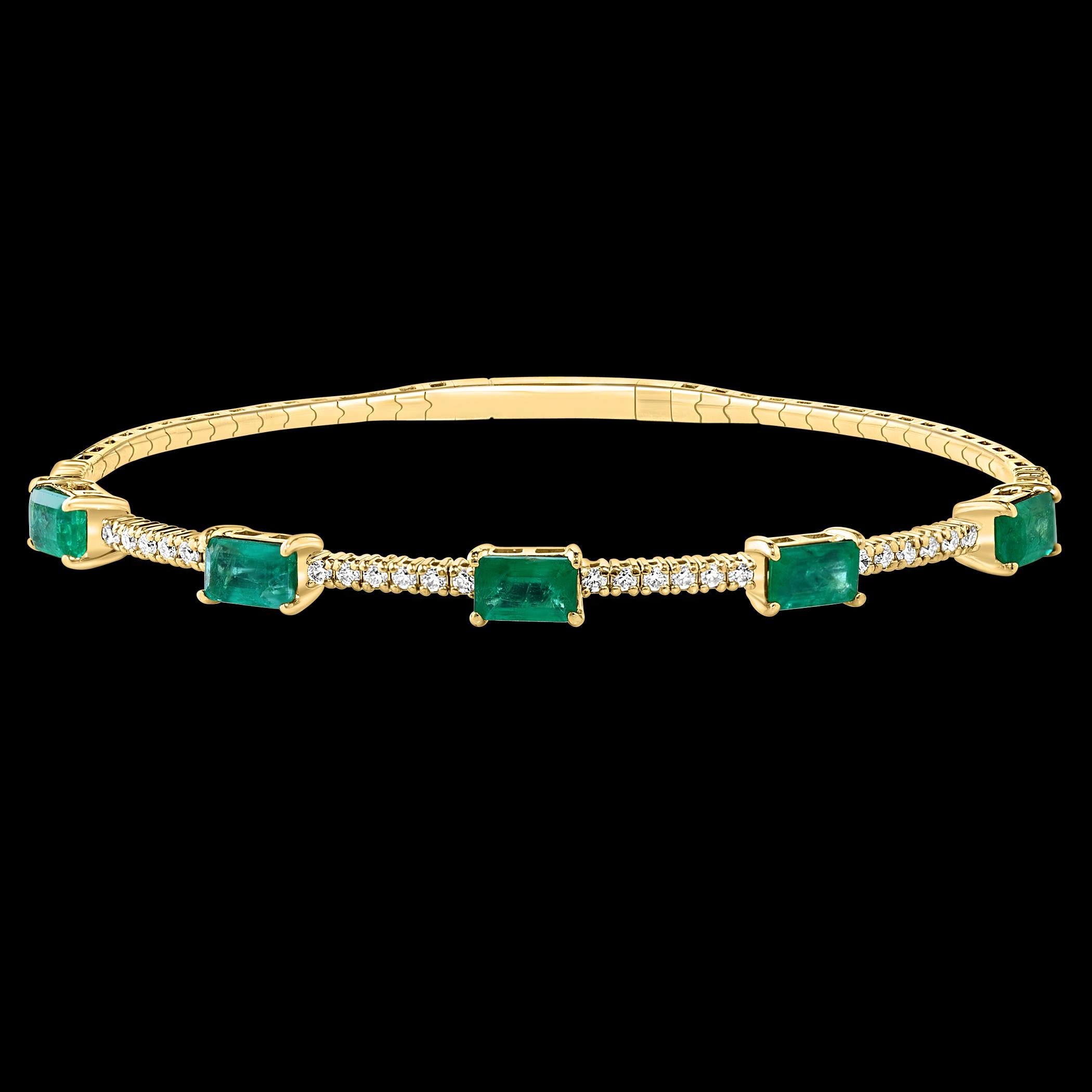 3 Carat Natural Brazilian Emerald & Diamond Bangle Bracelet 14 Karat Yellow Gold For Sale 15