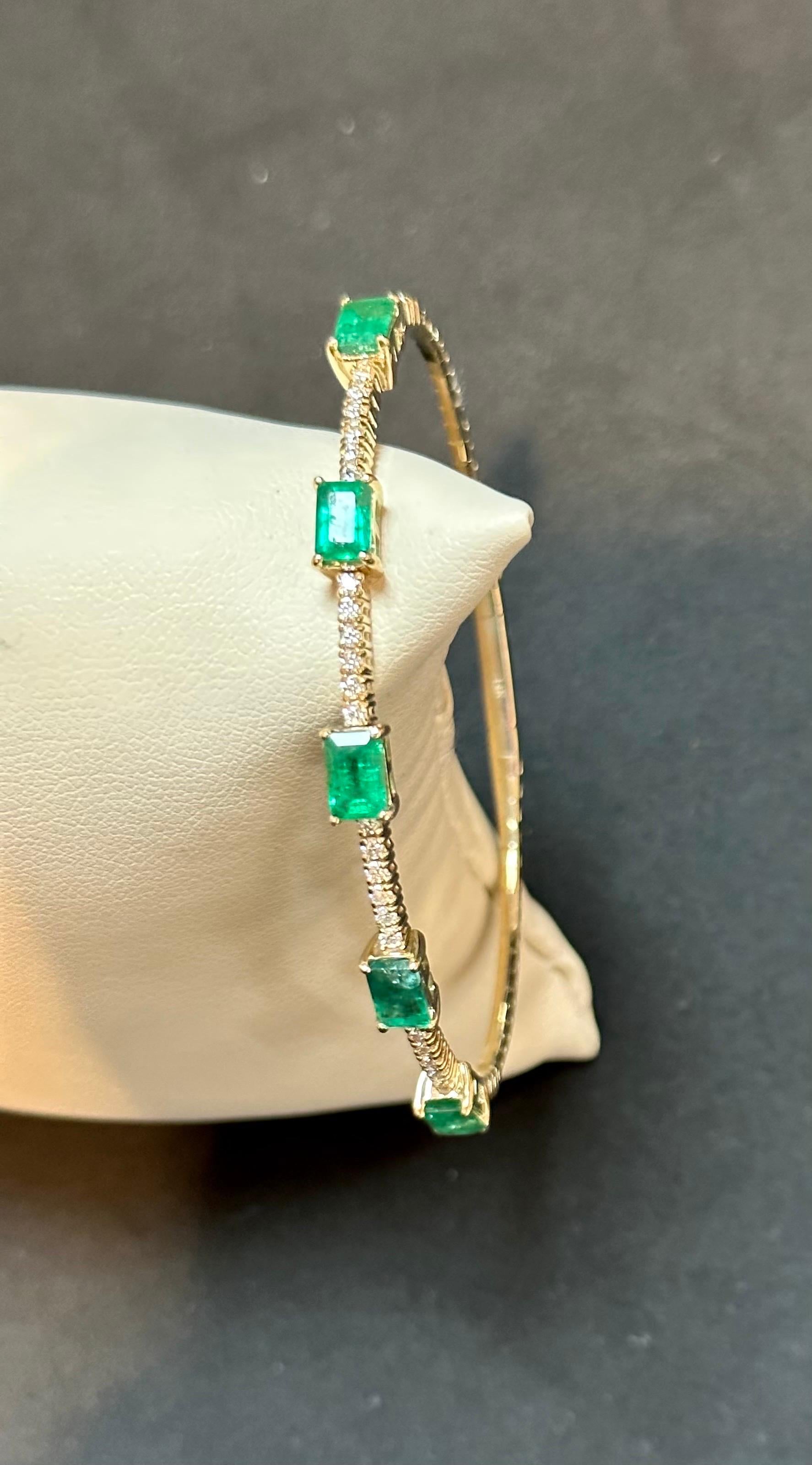 Women's 3 Carat Natural Brazilian Emerald & Diamond Bangle Bracelet 14 Karat Yellow Gold For Sale