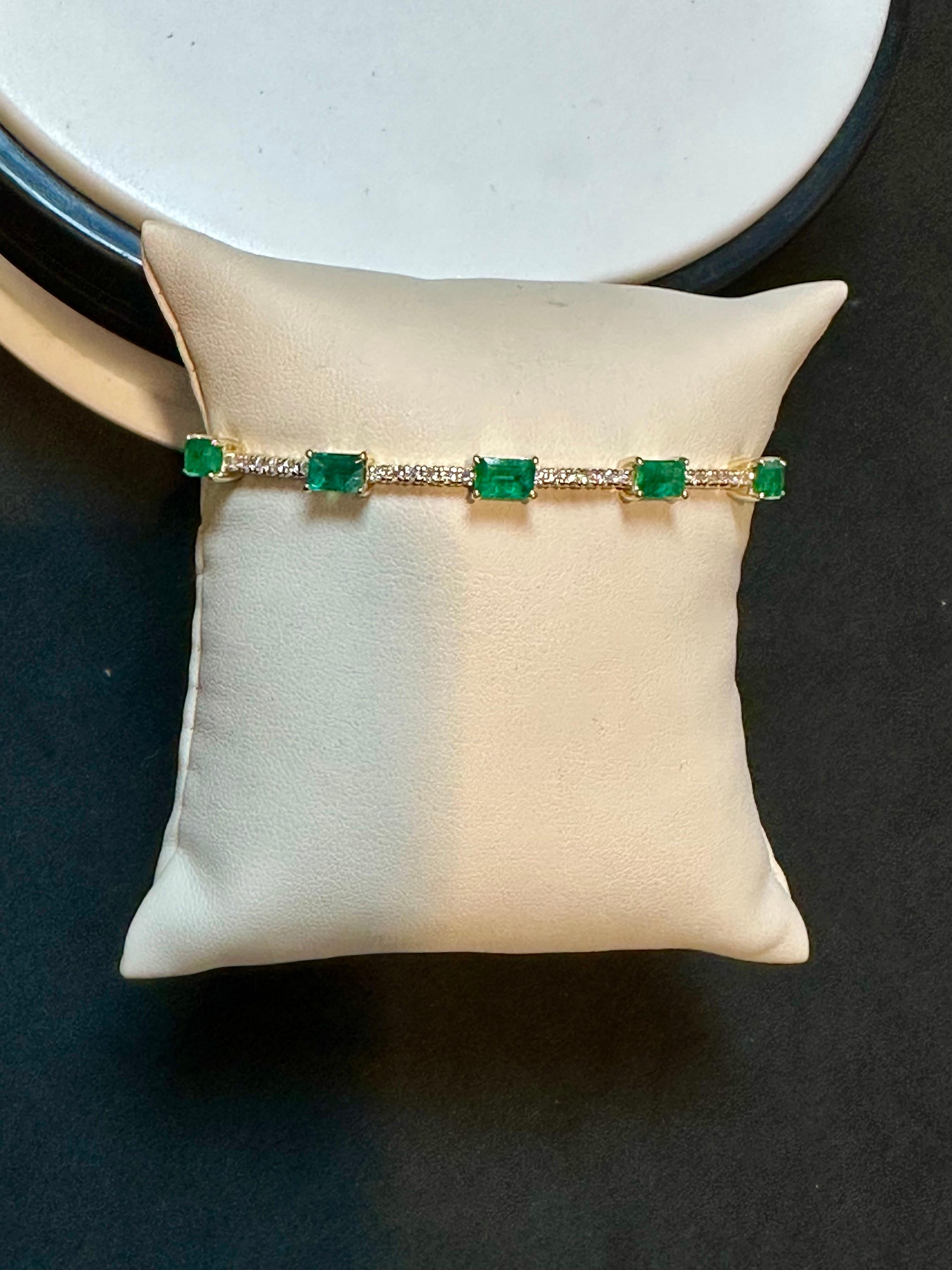 3 Carat Natural Brazilian Emerald & Diamond Bangle Bracelet 14 Karat Yellow Gold For Sale 3