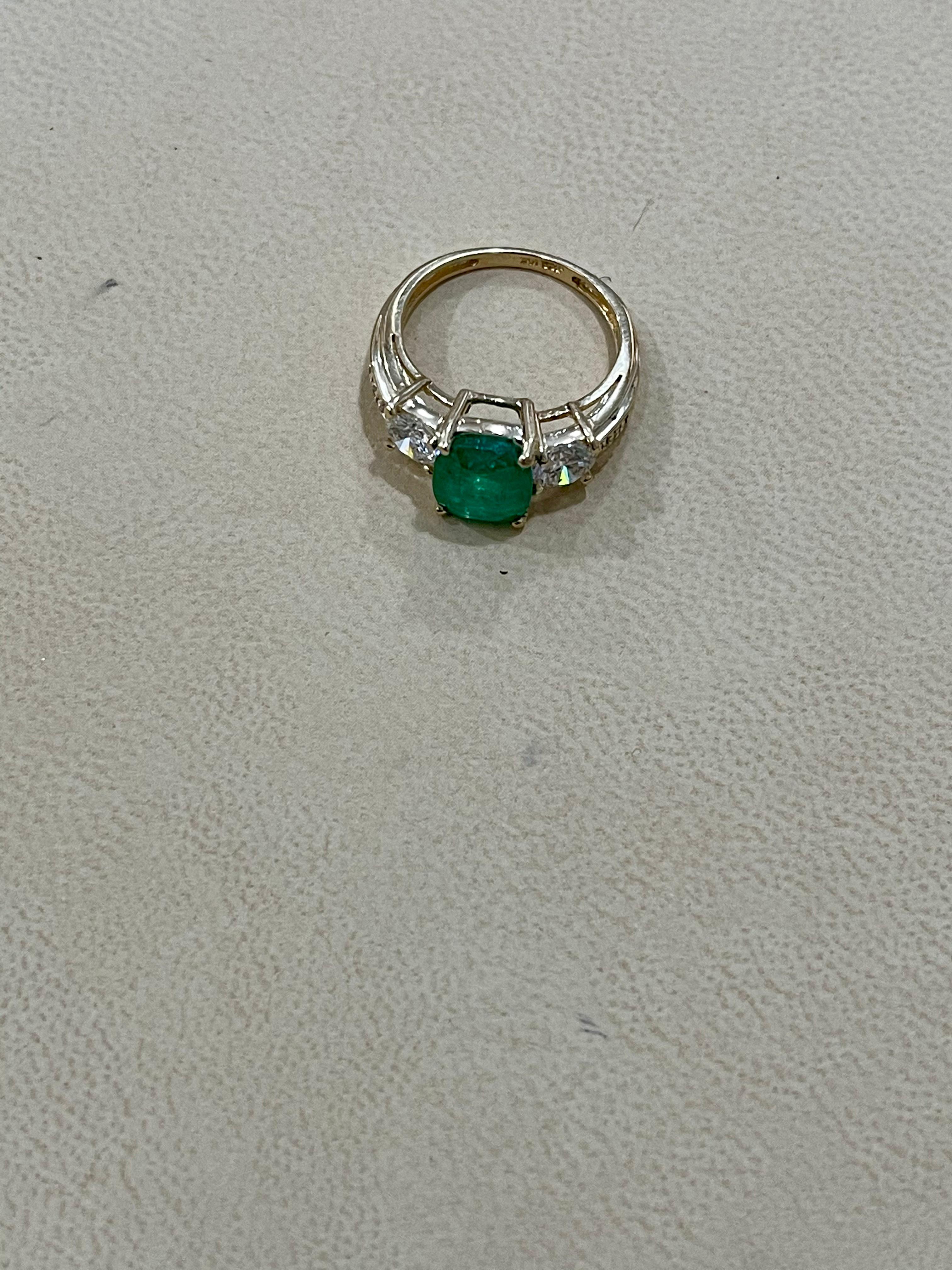 3 Carat Natural Cushion Cut Emerald & 2 Solitaire Diamond Ring 14 Kt Yellow Gold For Sale 3