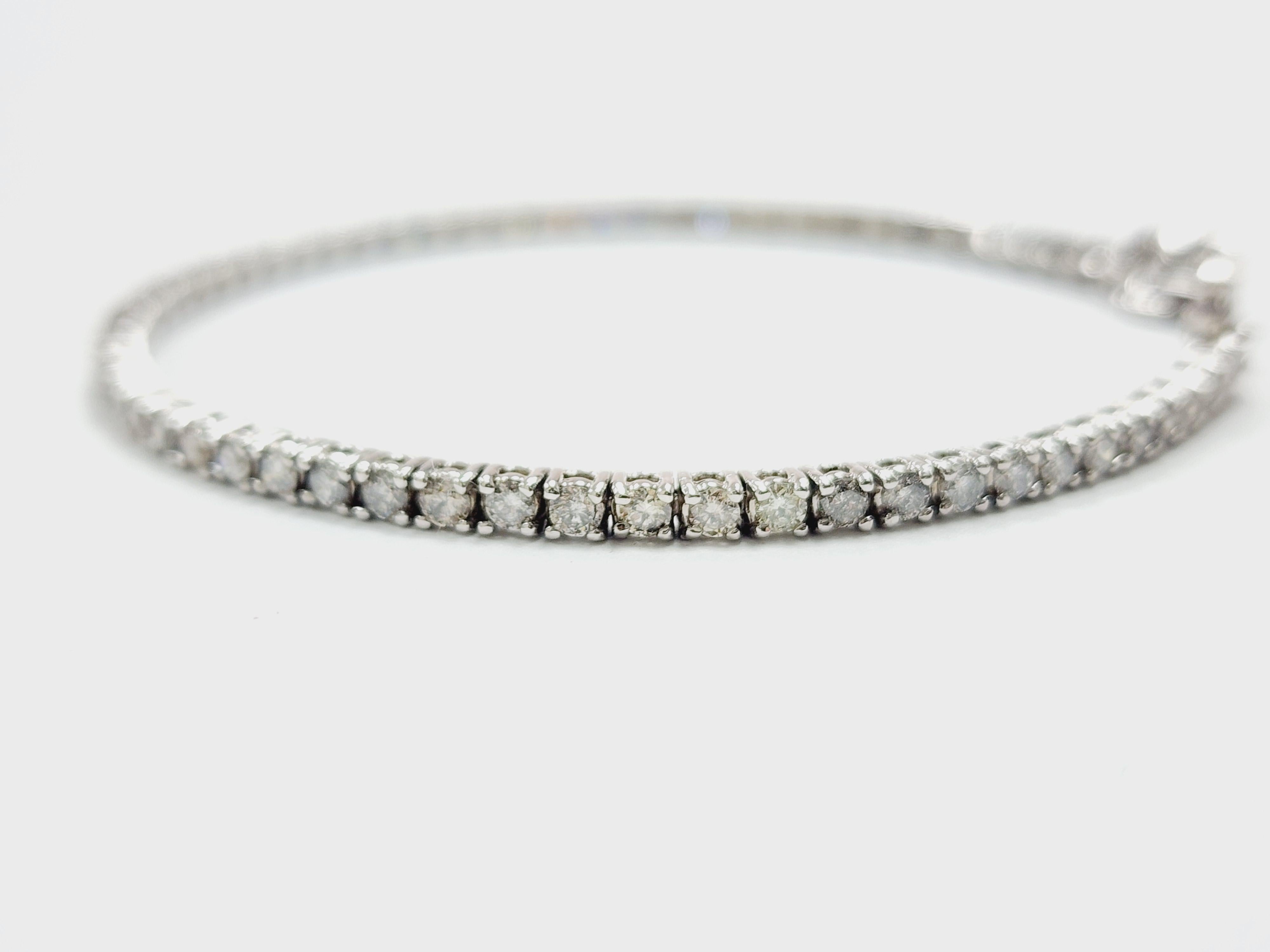 3 Carat Natural Diamond Tennis Bracelet in 14K White Gold In New Condition For Sale In Great Neck Plaza, NY