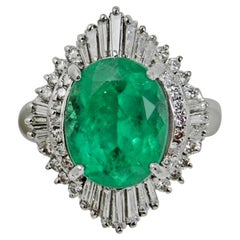 Art Deco 4 CT Natural Emerald Diamond Engagement Ring in 18K Gold, Cocktail Ring