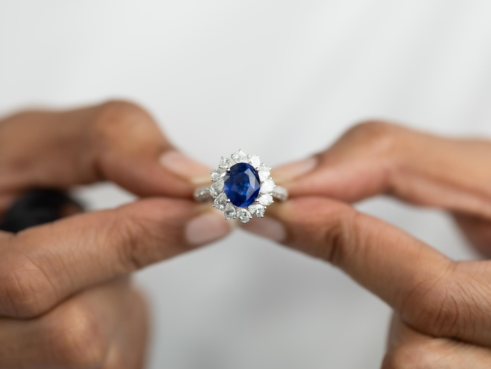Women's 3 Carat Natural Sapphire Diamond Pear Halo Cocktail Engagement Ring 18k Gold For Sale