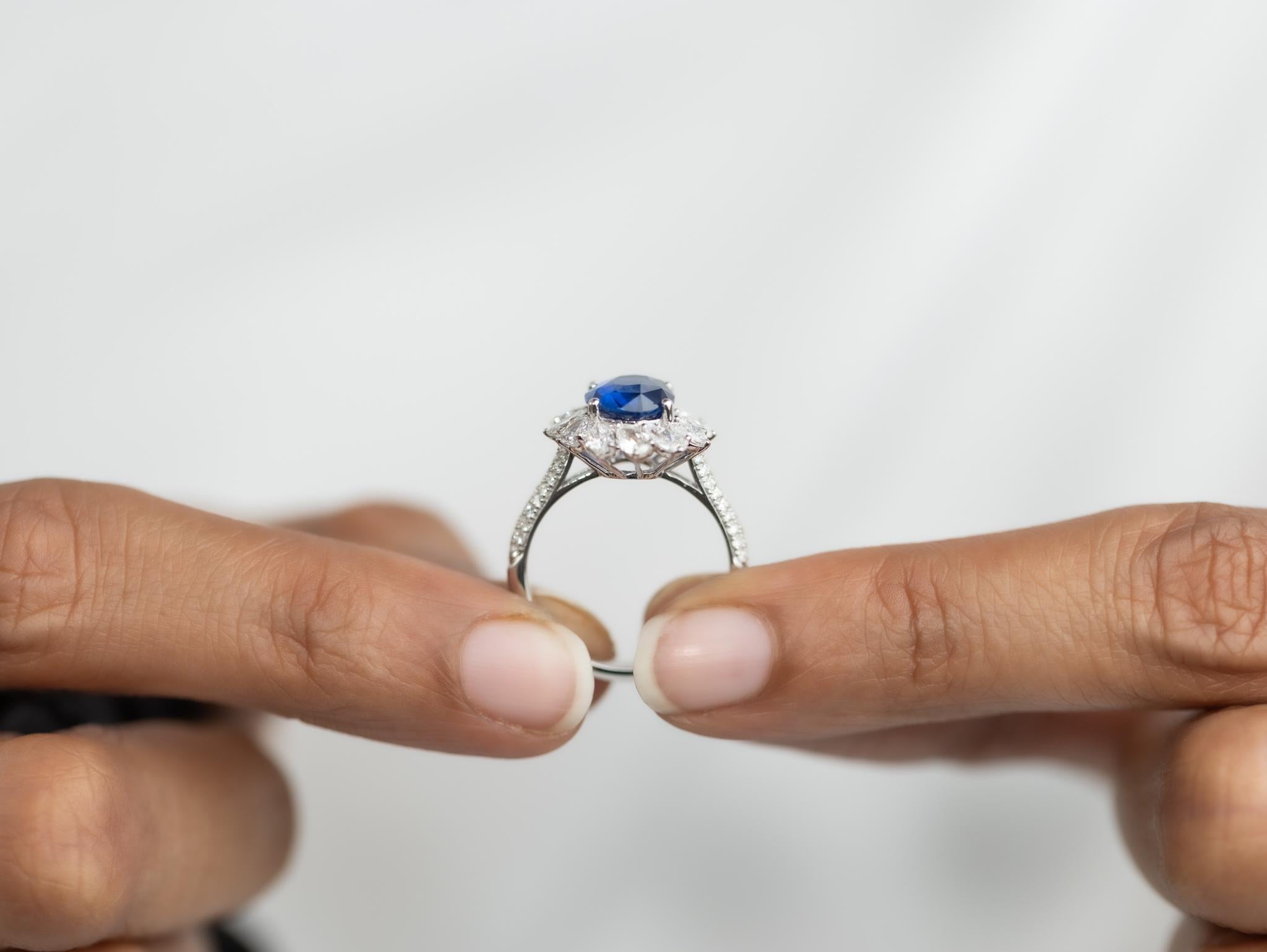 3 Carat Natural Sapphire Diamond Pear Halo Cocktail Engagement Ring 18k Gold For Sale 1
