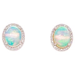 Clous d'oreilles en or blanc 14 carats avec opale véritable de 3 carats et halo de diamants