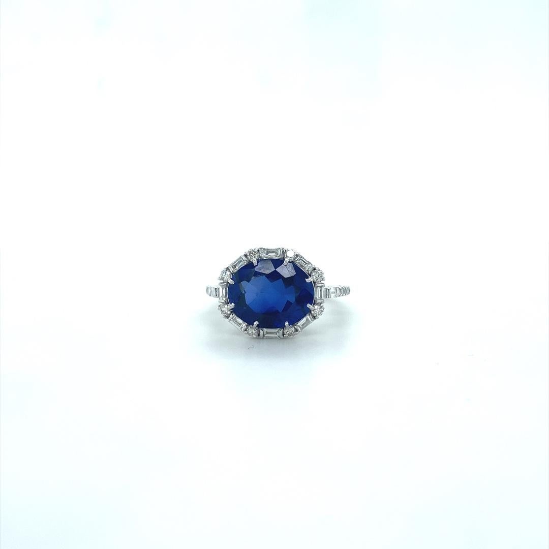 Im Angebot: 3-karätiger ovaler blauer Saphir und Diamanten-Ring aus 18 Karat massivem Gold () 5