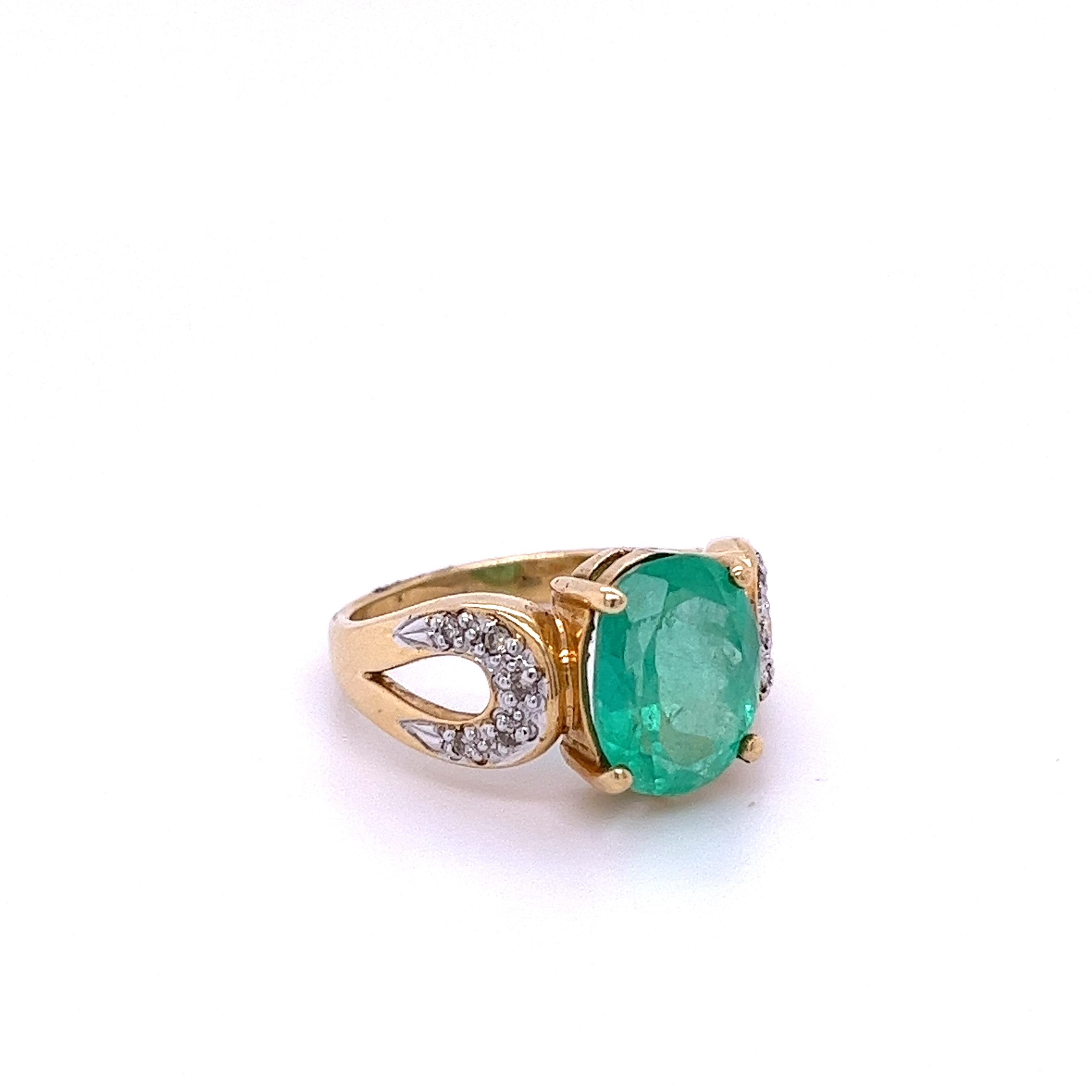 Art Deco 3 carat Oval Cut Colombian Emerald and Diamond Vintage Ring in 14k Yellow Gold For Sale