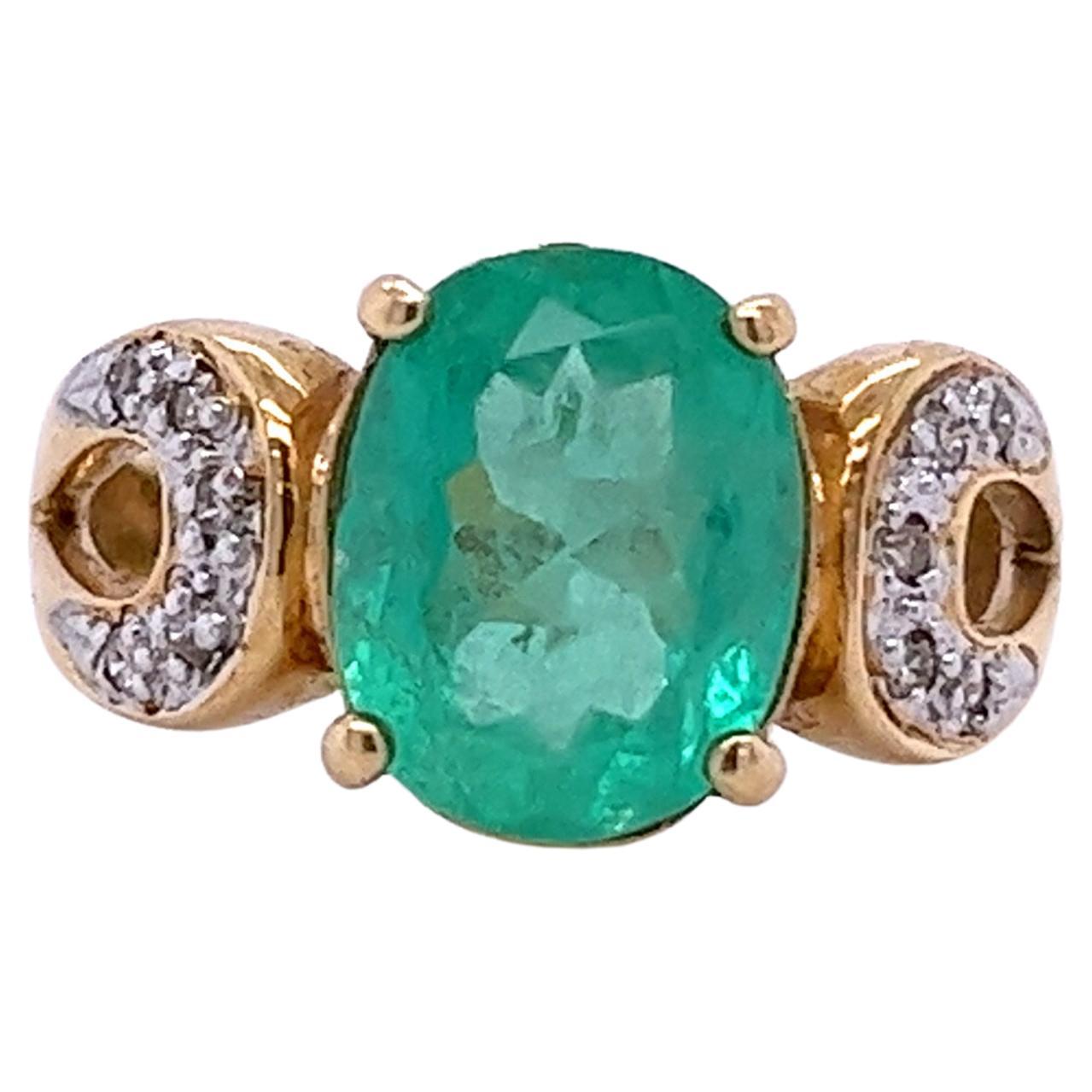 3 carat Oval Cut Colombian Emerald and Diamond Vintage Ring in 14k Yellow Gold For Sale