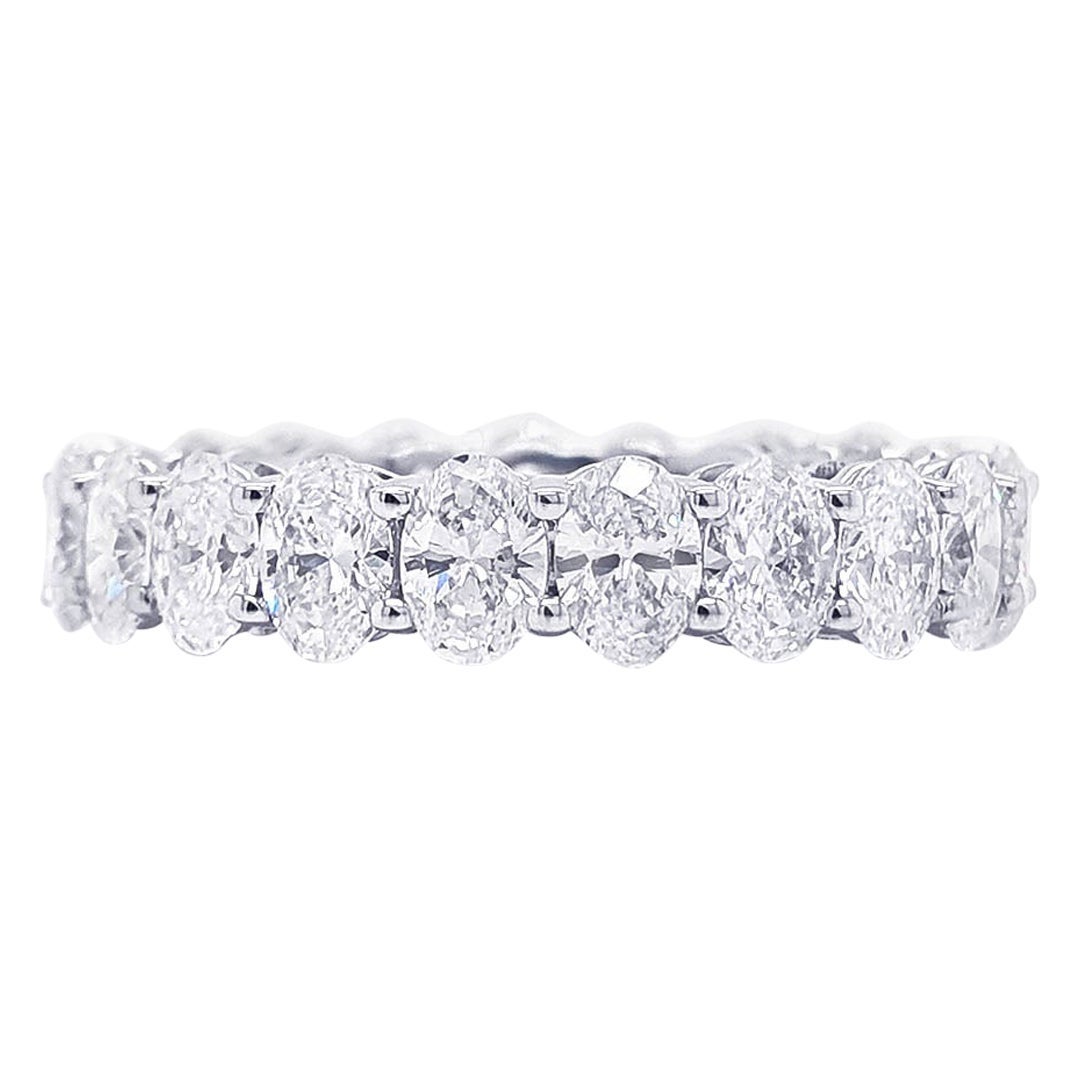 Anneau d'éternité ovale en or 18 carats de 3 carats