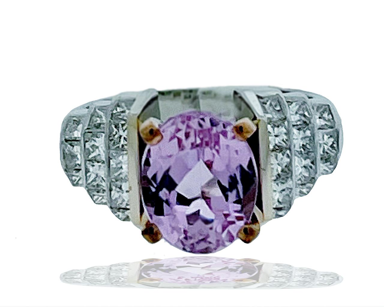 3 Carat Oval Kunzite and Princess Diamond Ring For Sale 1