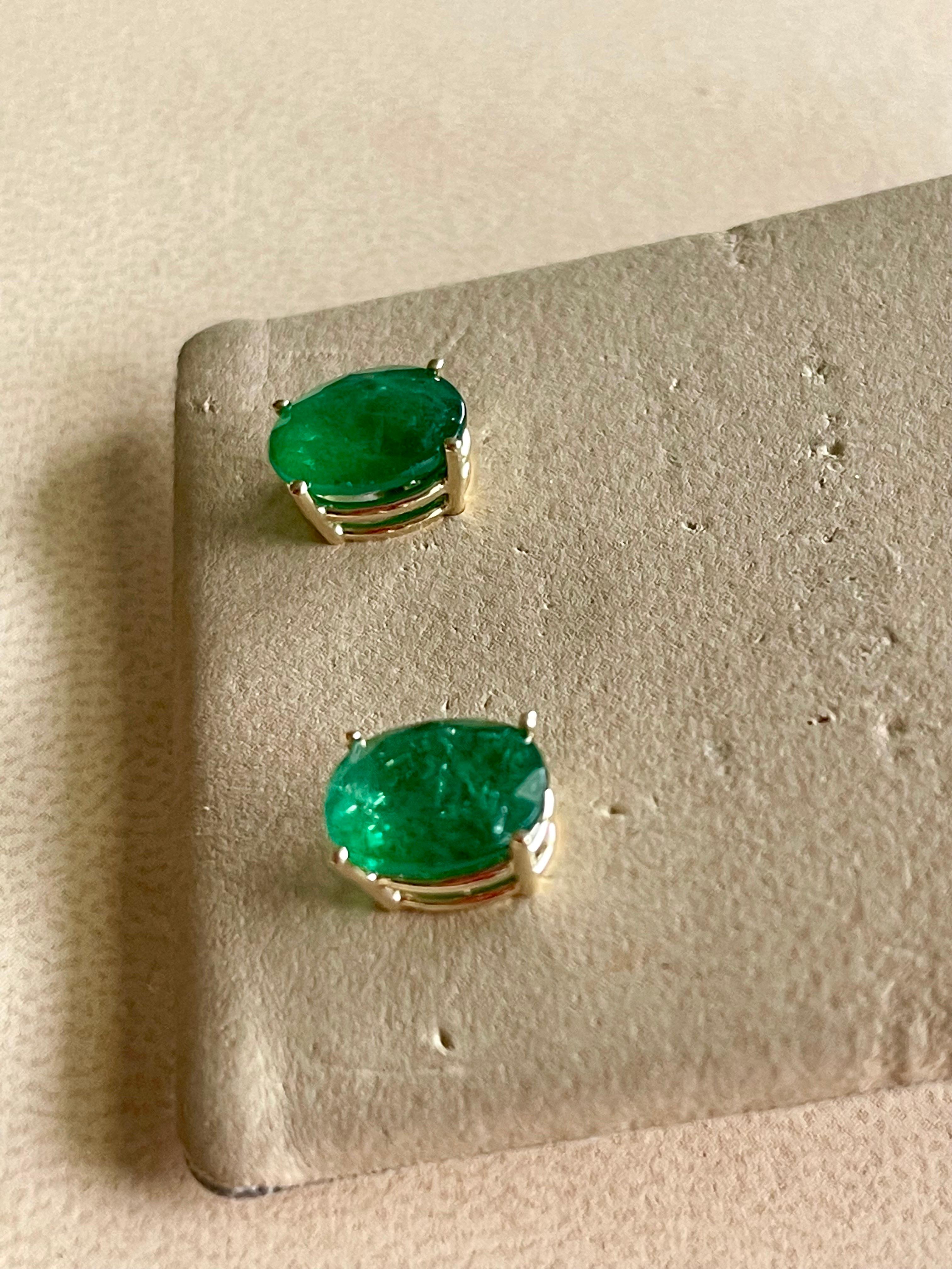 3 Carat Oval Natural Emerald Stud Post Earrings 14 Karat Yellow Gold en vente 5