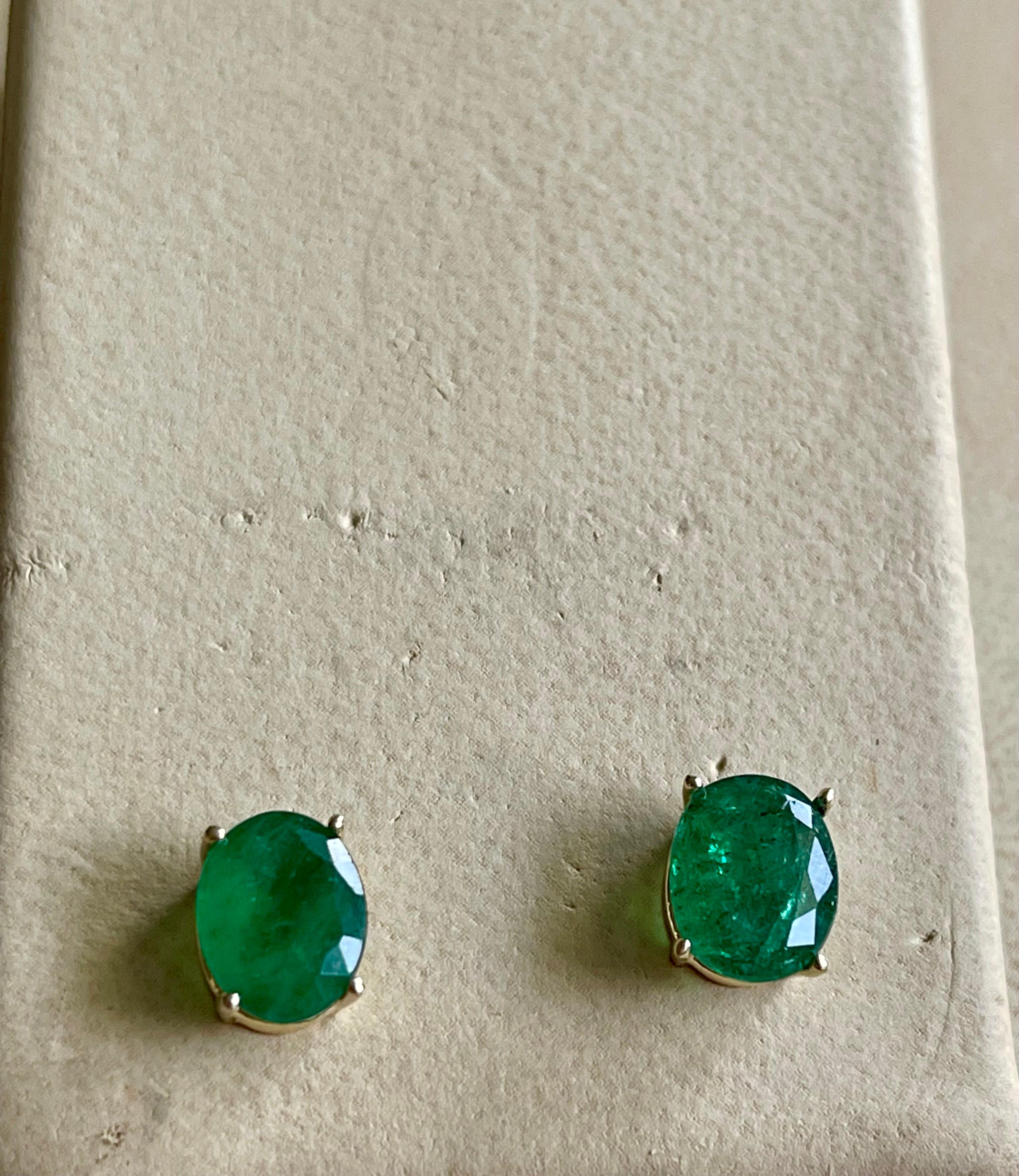 3 Carat Oval Natural Emerald Stud Post Earrings 14 Karat Yellow Gold en vente 6
