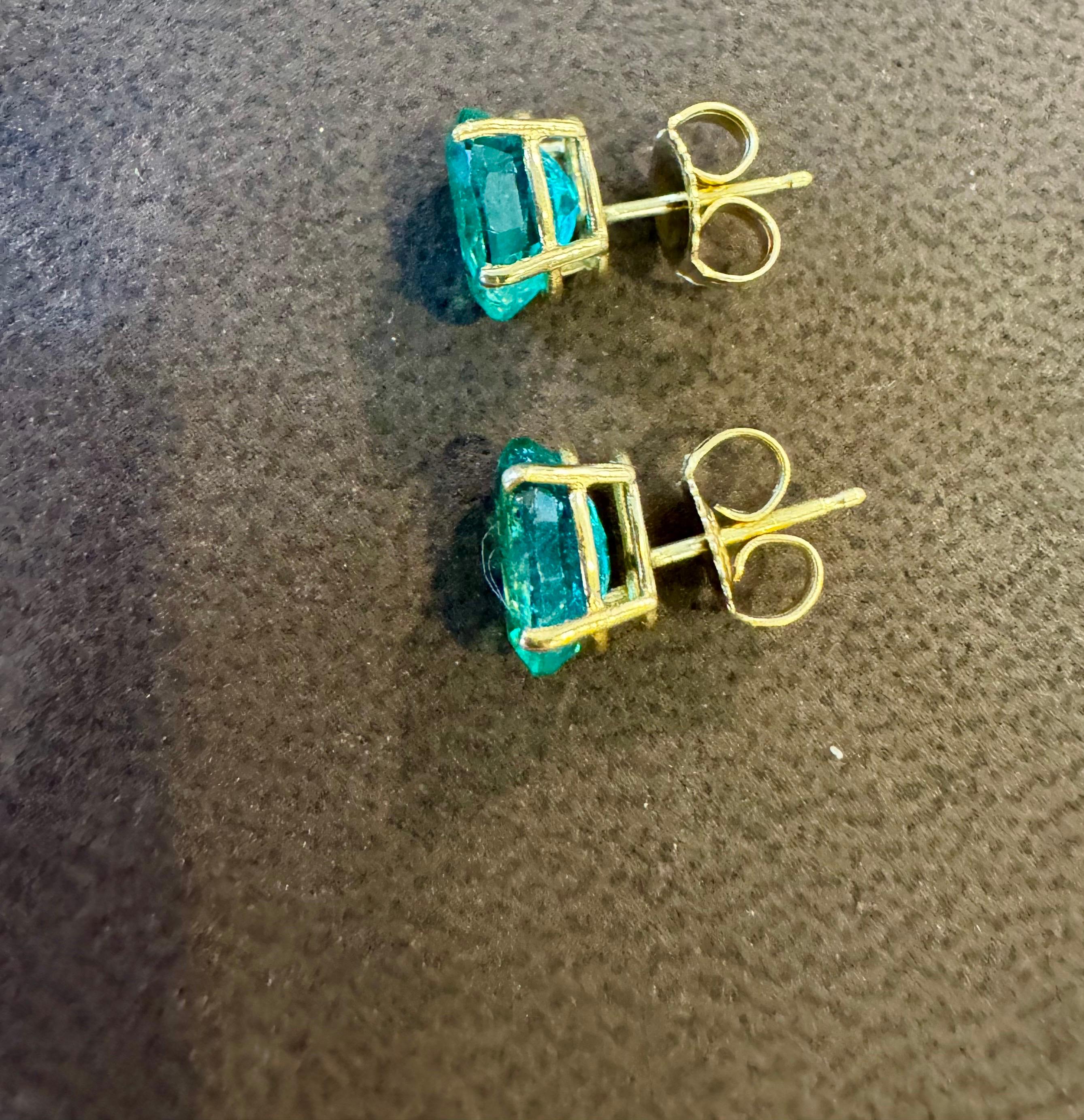 3 Carat Oval Natural Emerald Stud Post Earrings 14 Karat Yellow Gold en vente 8
