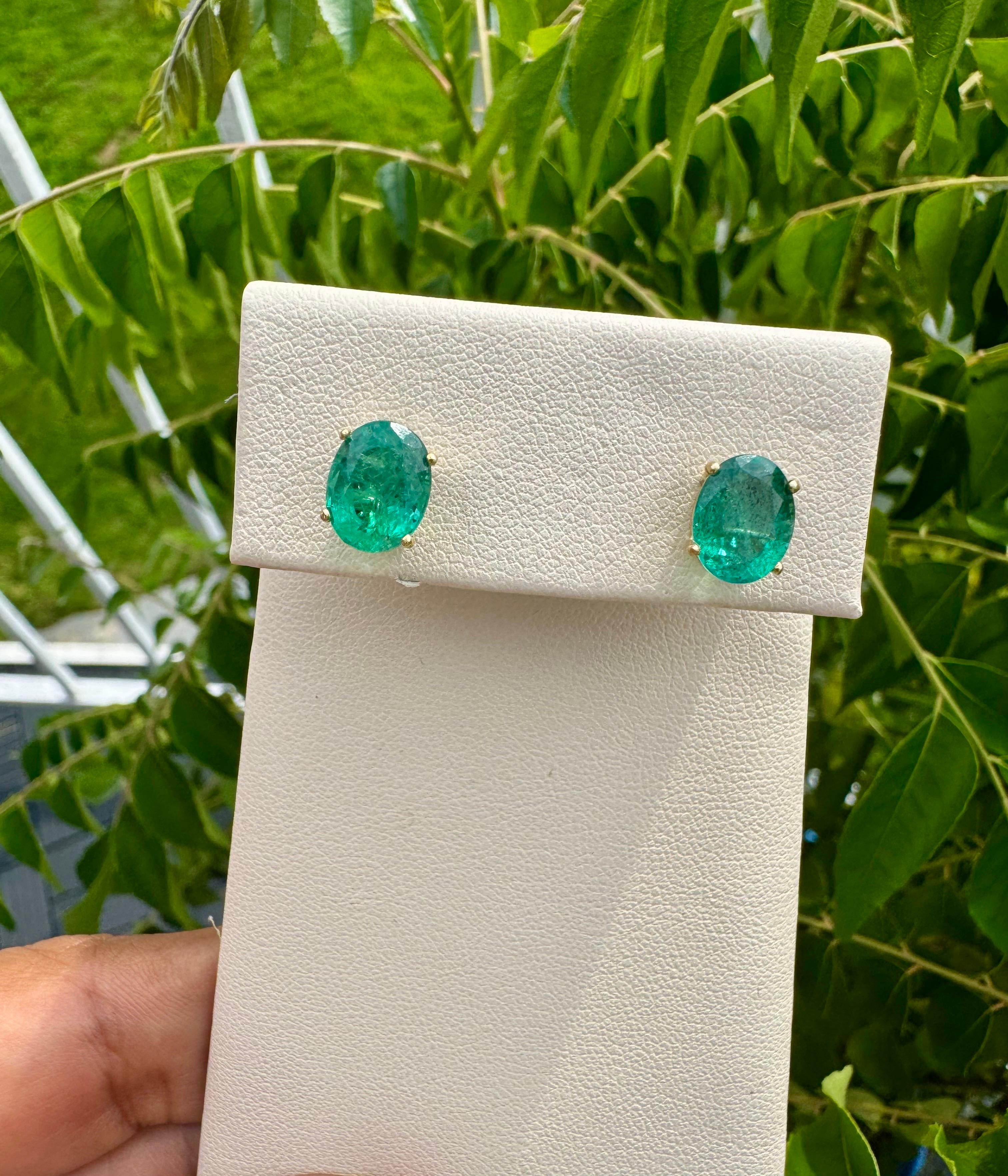3 Carat Oval Natural Emerald Stud Post Earrings 14 Karat Yellow Gold en vente 9