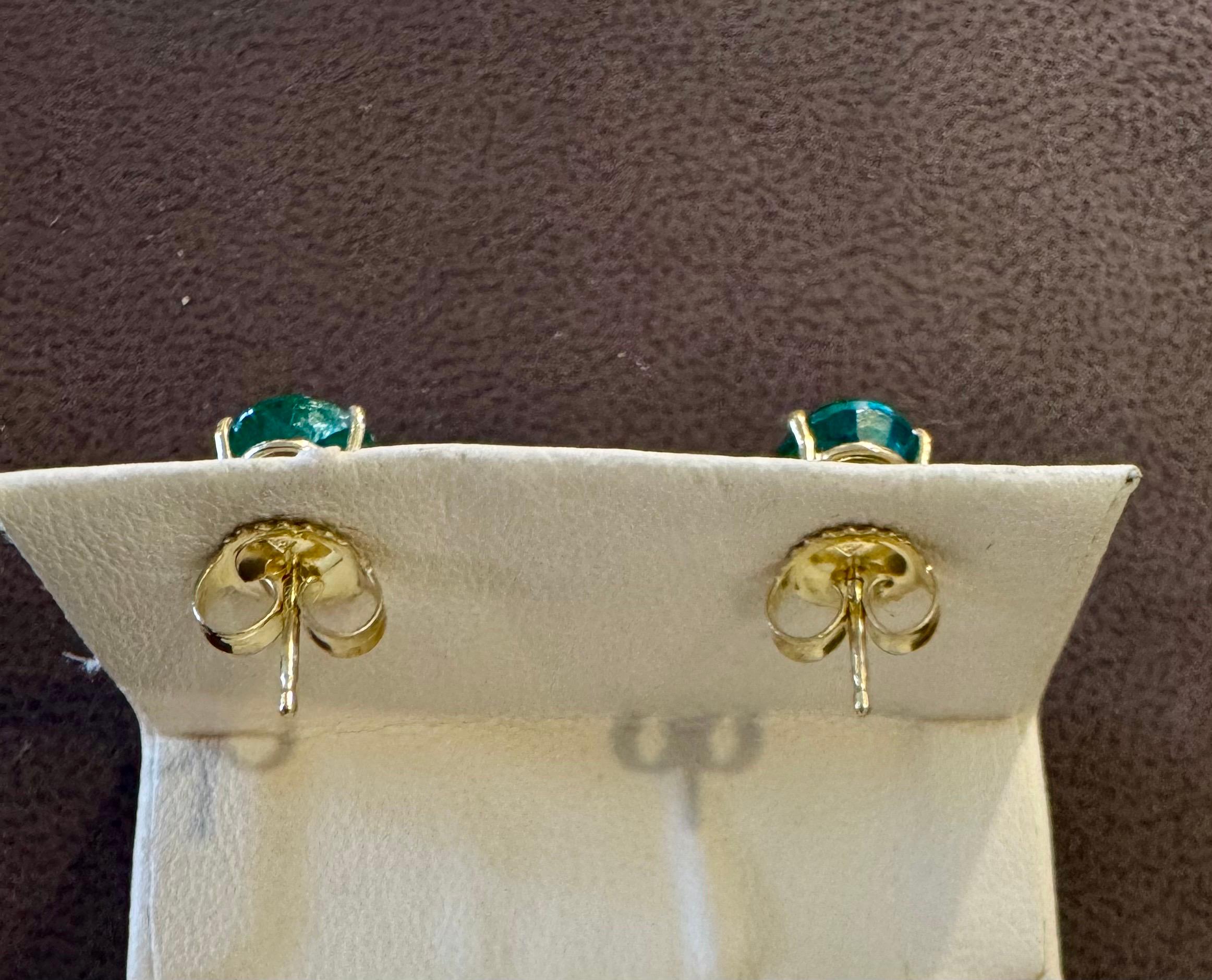3 Carat Oval Natural Emerald Stud Post Earrings 14 Karat Yellow Gold en vente 10