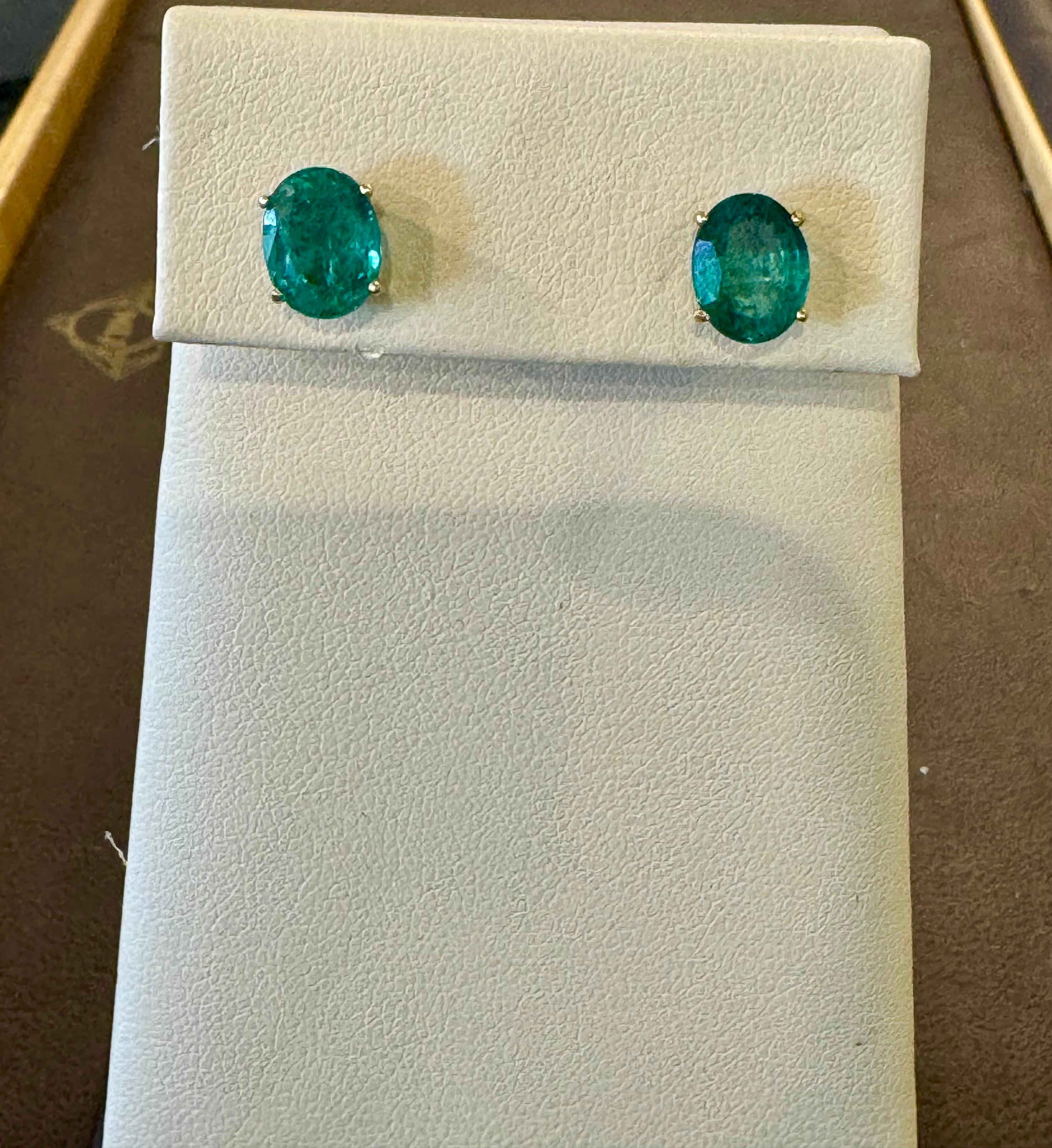 3 Carat Oval Natural Emerald Stud Post Earrings 14 Karat Yellow Gold en vente 12