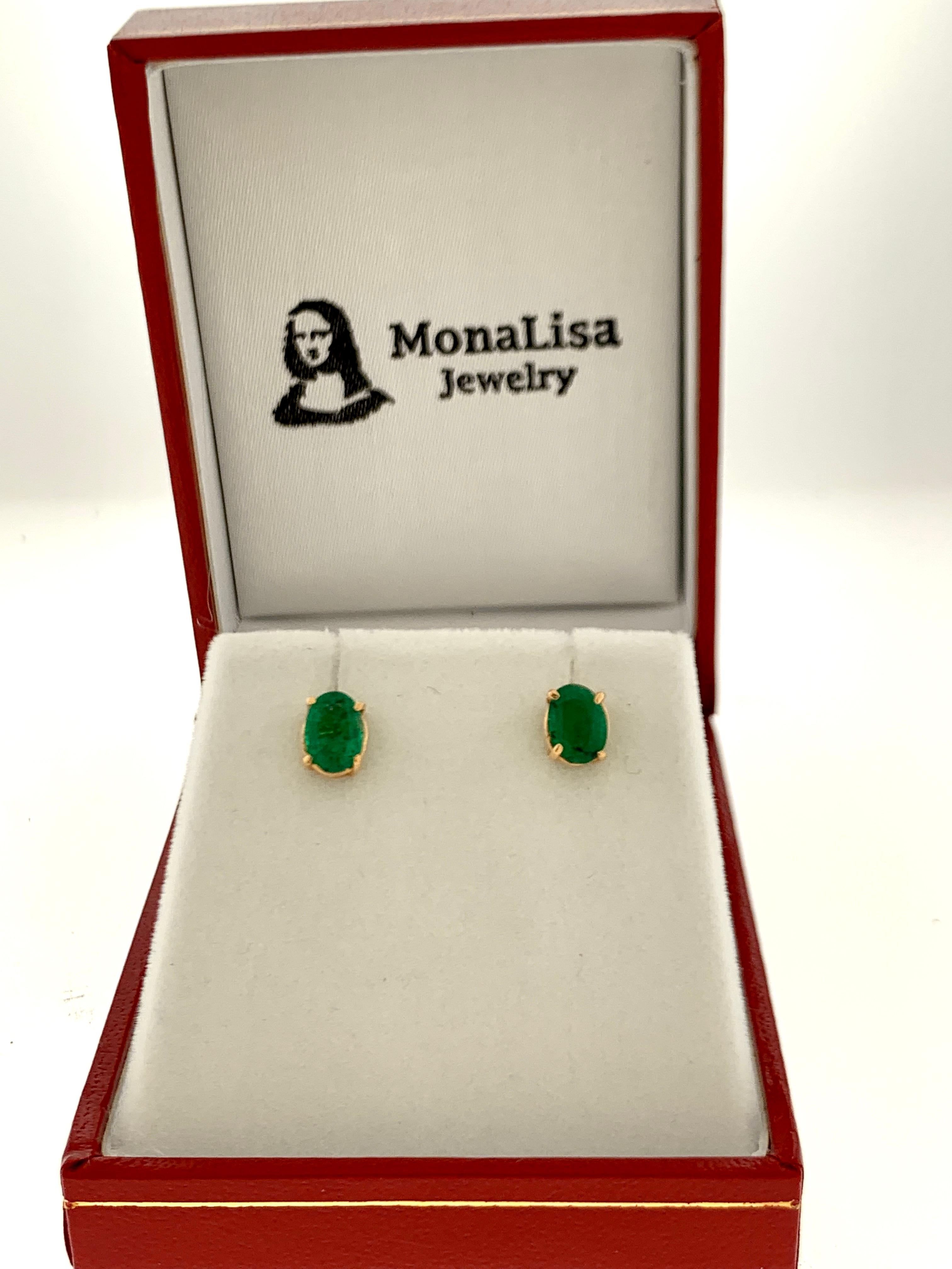 3 Carat Oval Natural Emerald Stud Post Earrings 14 Karat Yellow Gold Neuf - En vente à New York, NY