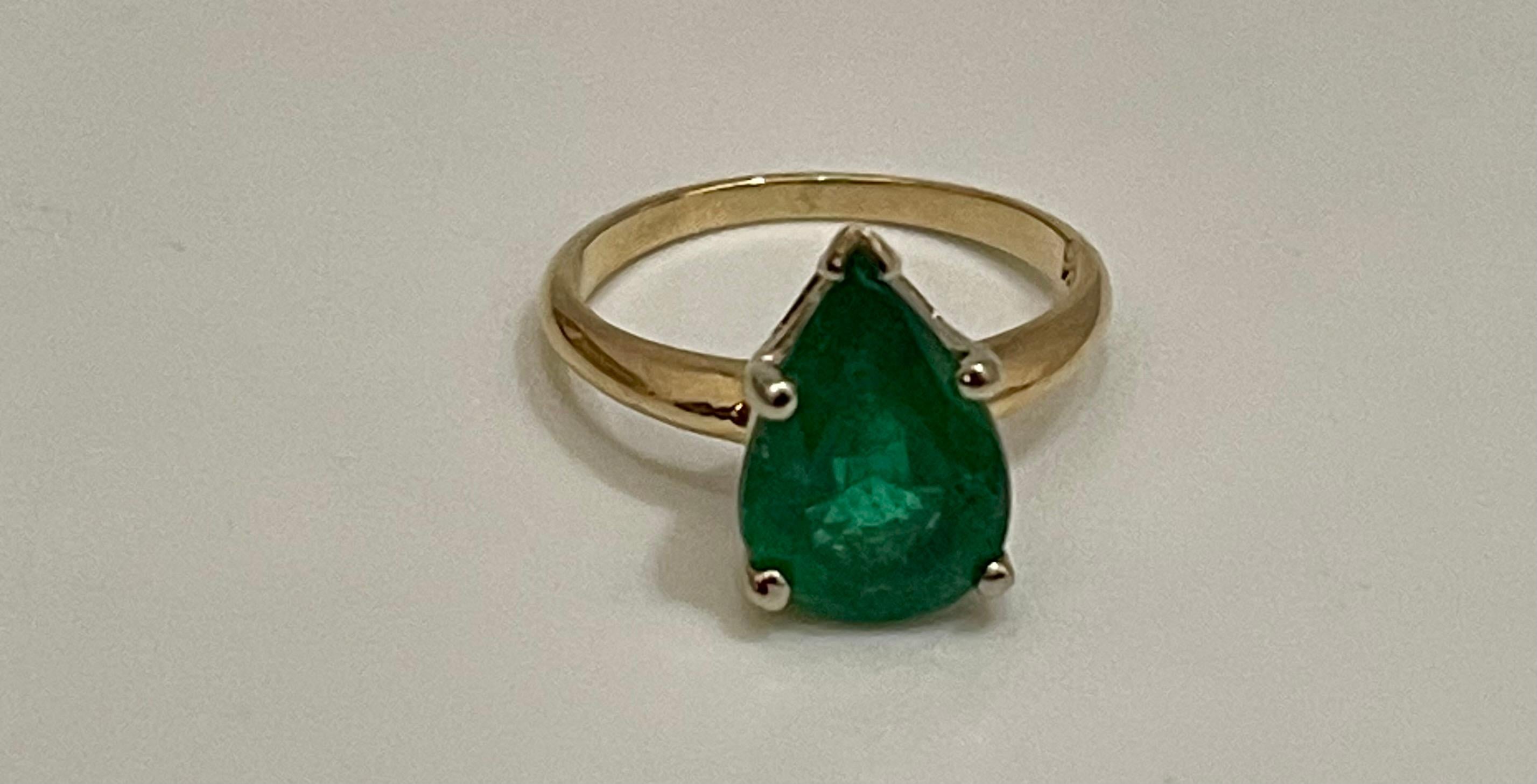 3 Carat Pear Cut Natural Emerald Ring 14 Karat Yellow & White Gold For Sale 5