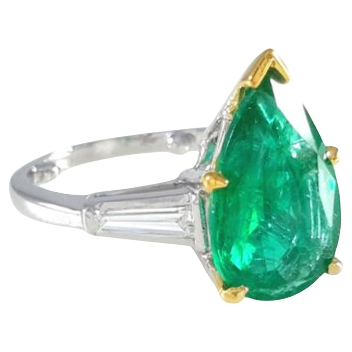 3 Carat Pear Cut Tapered Baguette Diamond Platinum 18k Gold Ring In New Condition For Sale In Chicago, IL