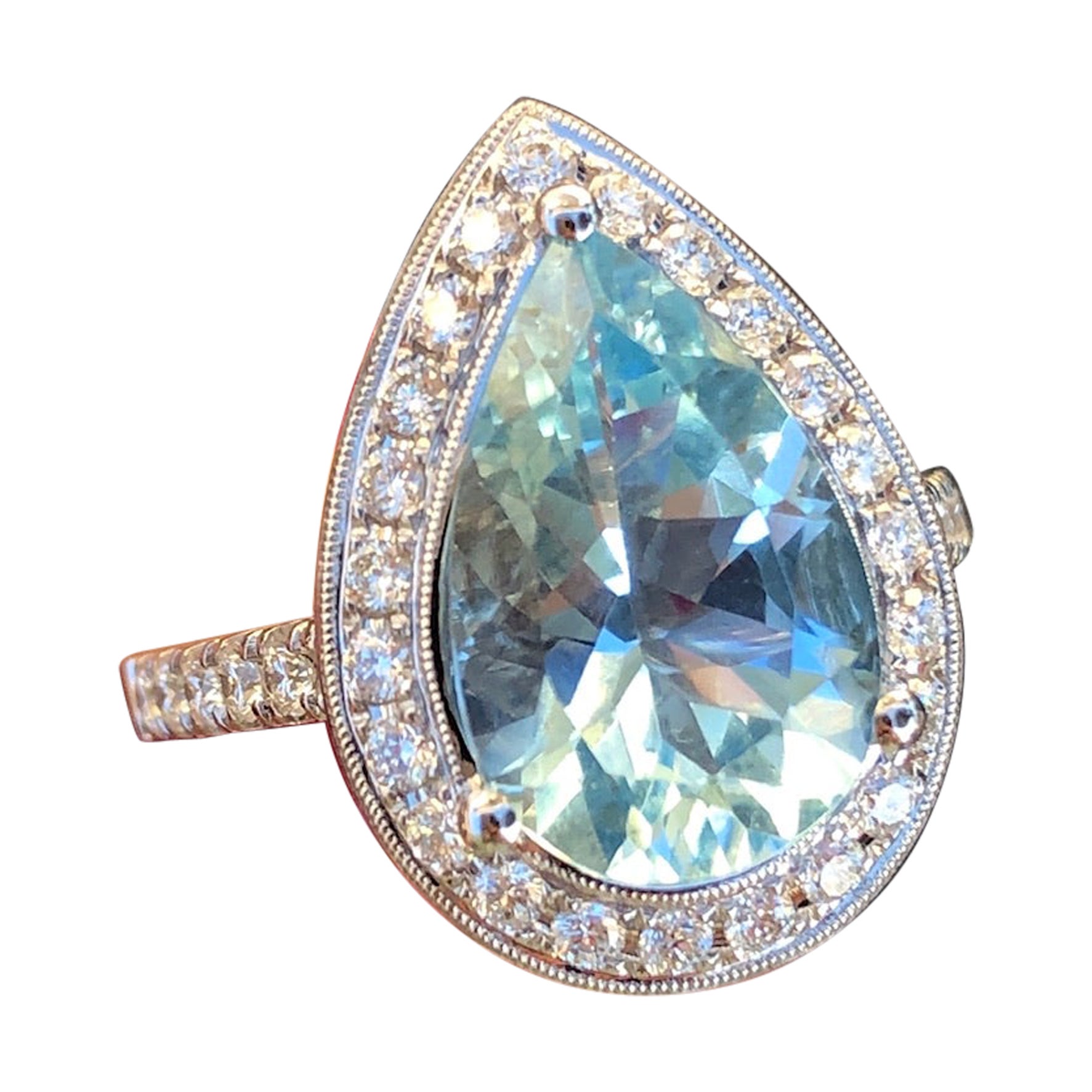 Anillo de compromiso de cóctel con aguamarina en forma de pera de 3 quilates en venta