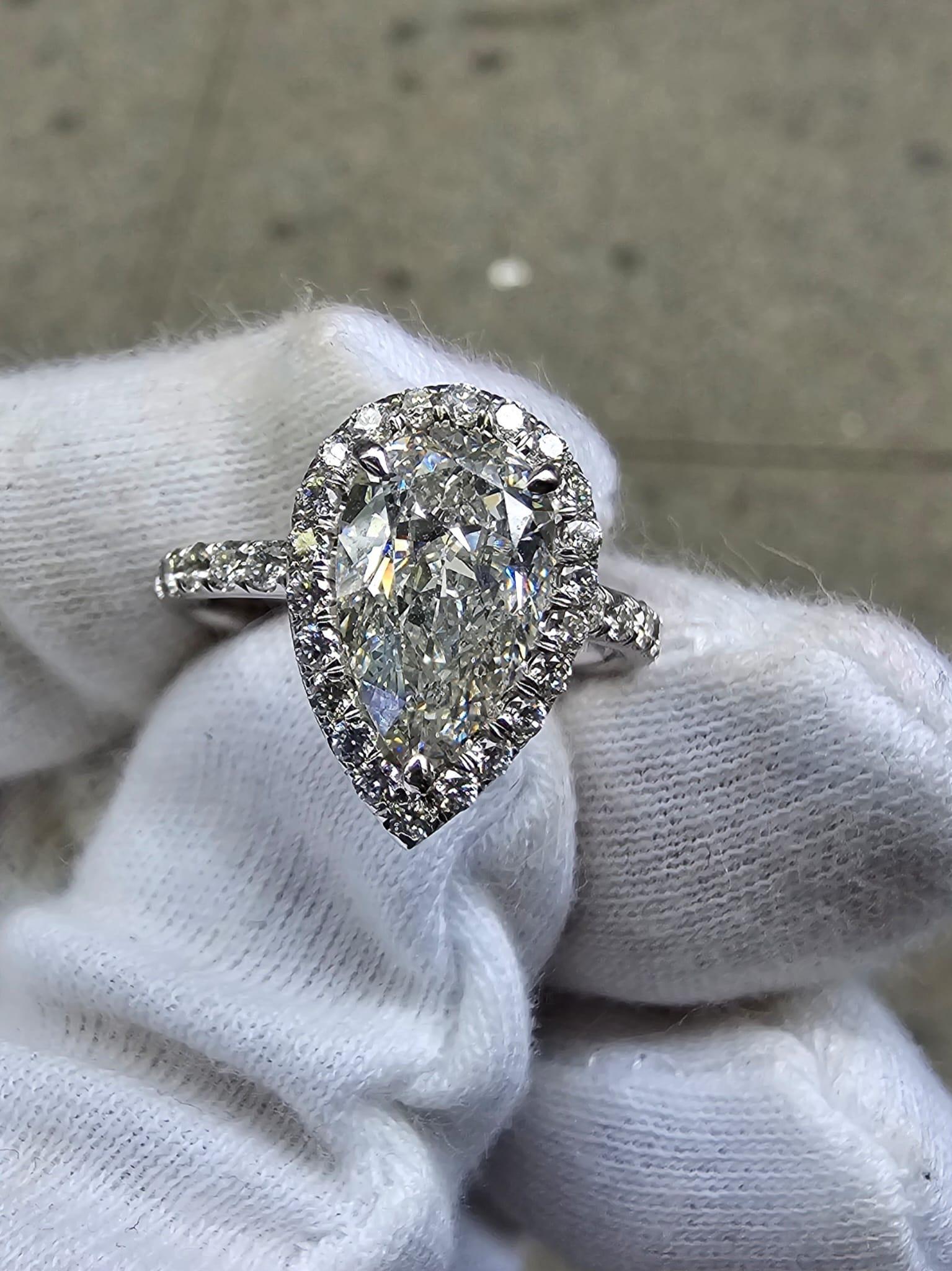 3 Carat Pear Shape Diamond Engagement Ring GIA Certified G IF In New Condition For Sale In New York, NY
