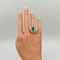 3 Carat Pear Shape Emerald & Baguette Diamond Ring in 18K Yellow Gold & Platinum
