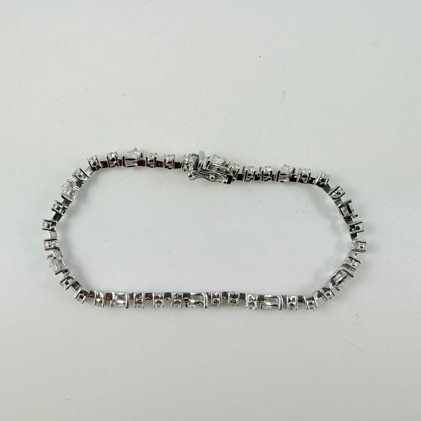 Pulsera de moda con diamantes redondos y en forma de pera de 3 quilates en oro blanco de 14 quilates Corte pera en venta