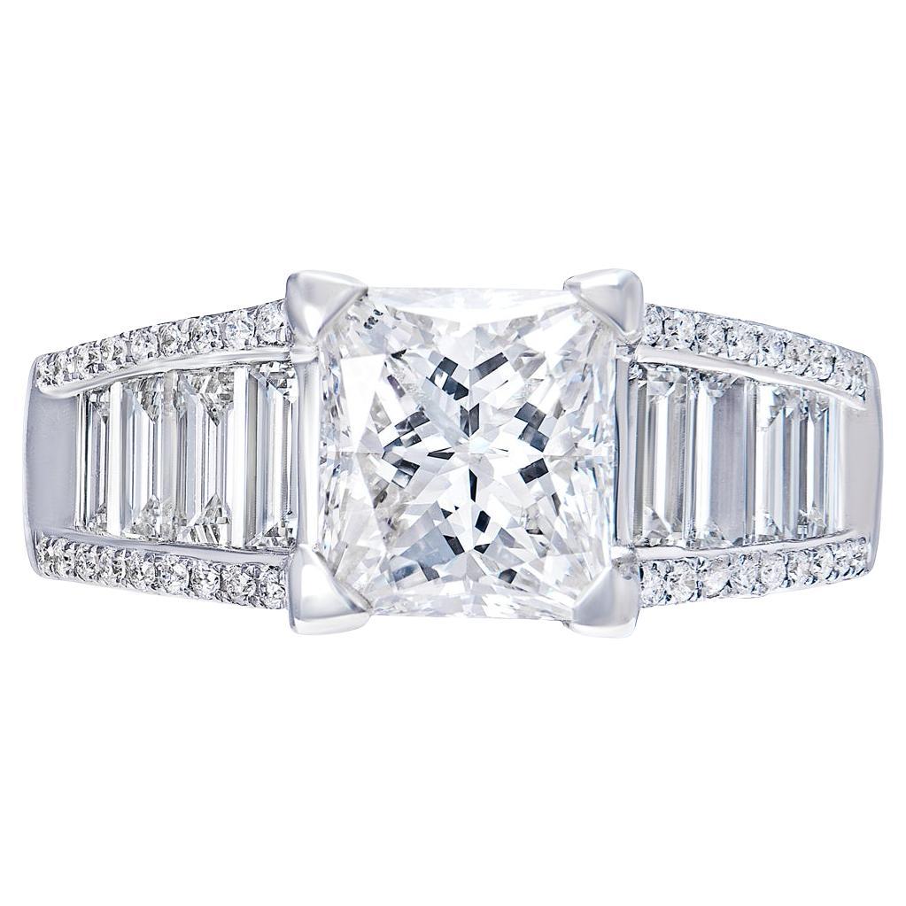 Verlobungsring mit 3 Karat Diamanten im Prinzessinnenschliff, zertifiziert G VS2