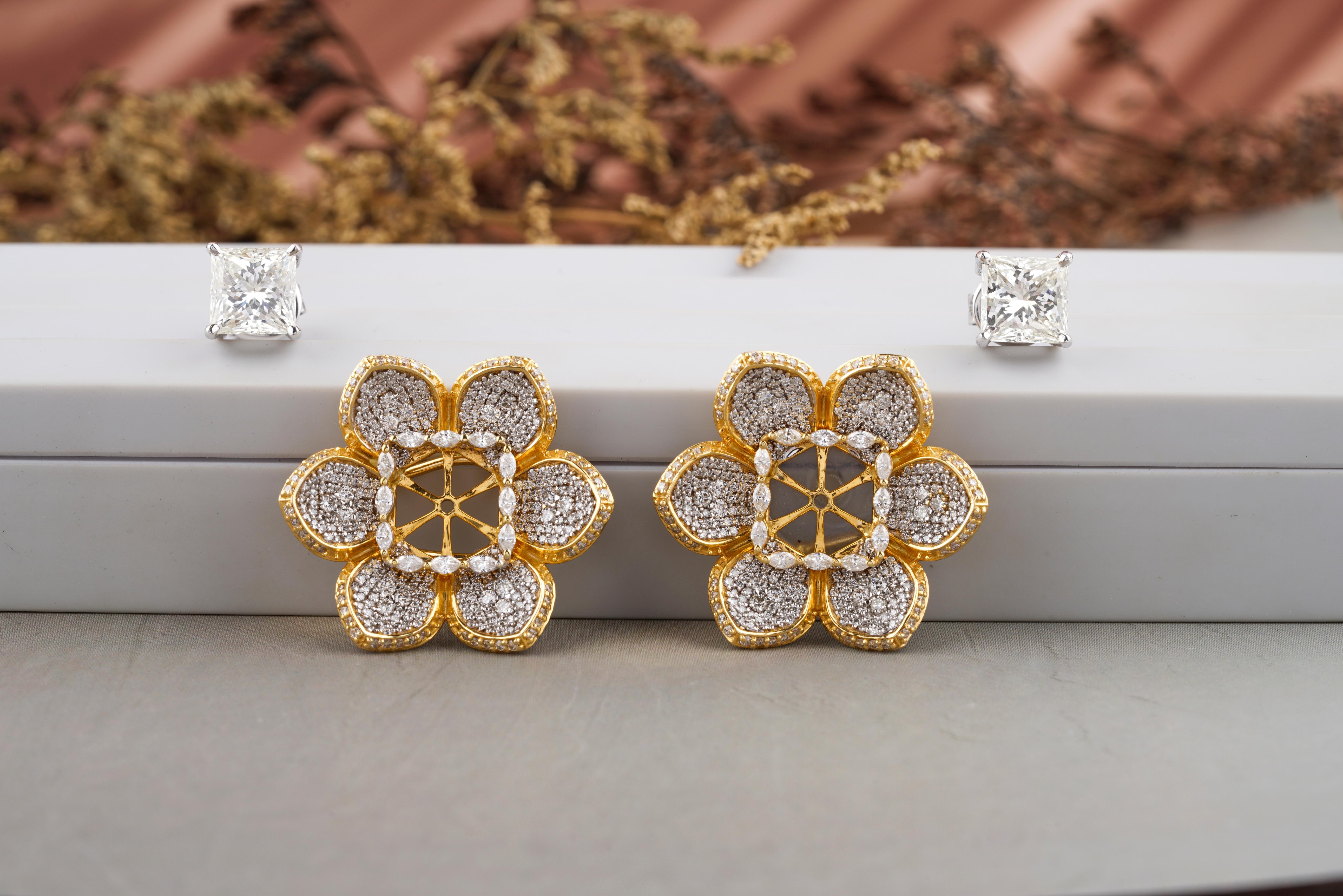 Art Deco 3 Carat Princess Cut Solitaire Earrings with Floral Jackets in 18k Solid Gold For Sale