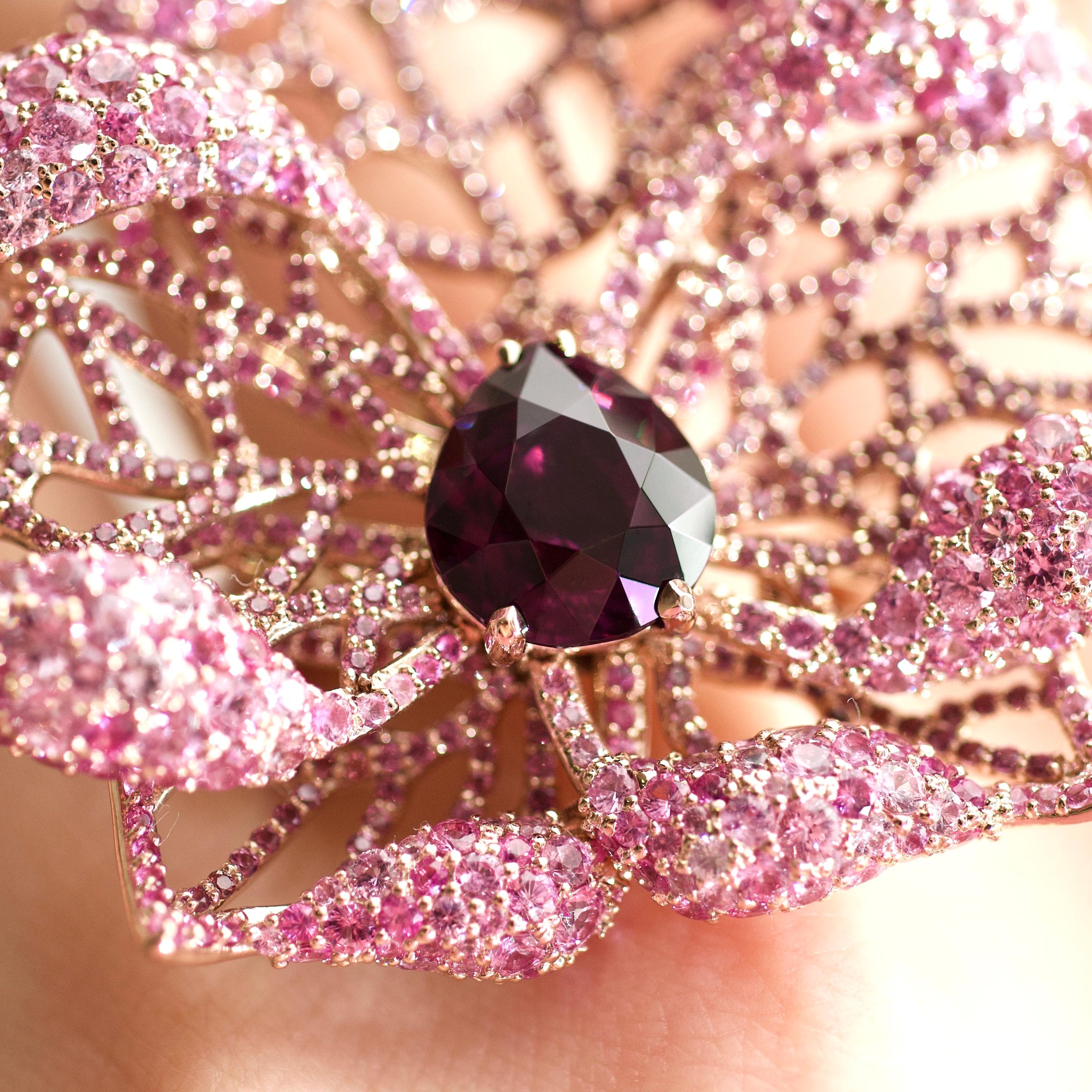 Women's 4 Carat Intense Rubelite Pink Sapphire 18 Karat Rose Gold Orchid Cocktail Ring For Sale