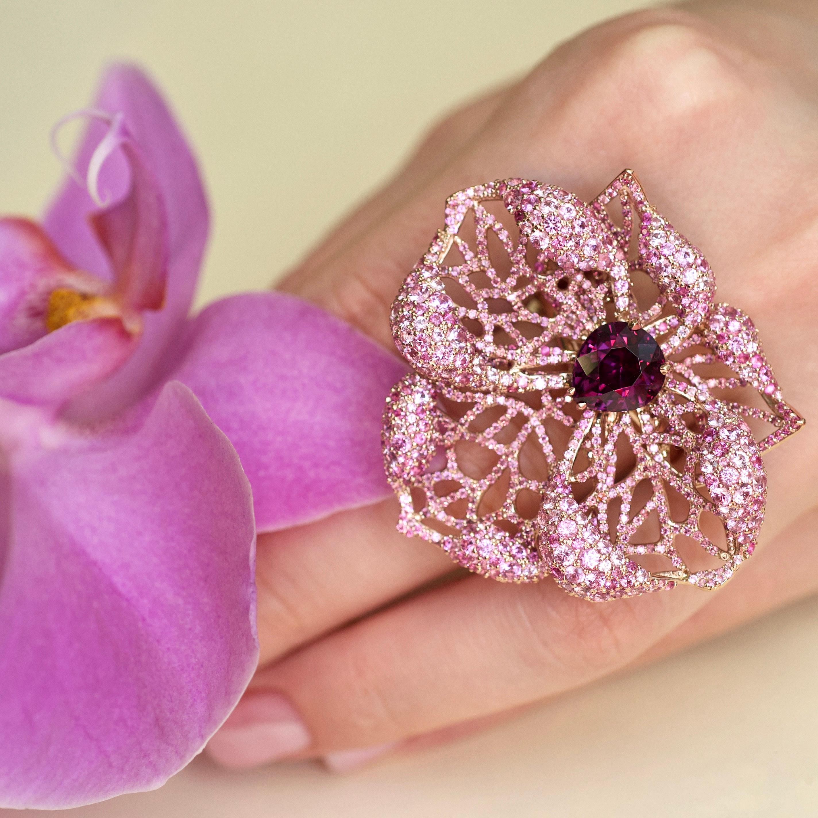 4 Carat Intense Rubelite Pink Sapphire 18 Karat Rose Gold Orchid Cocktail Ring For Sale 1